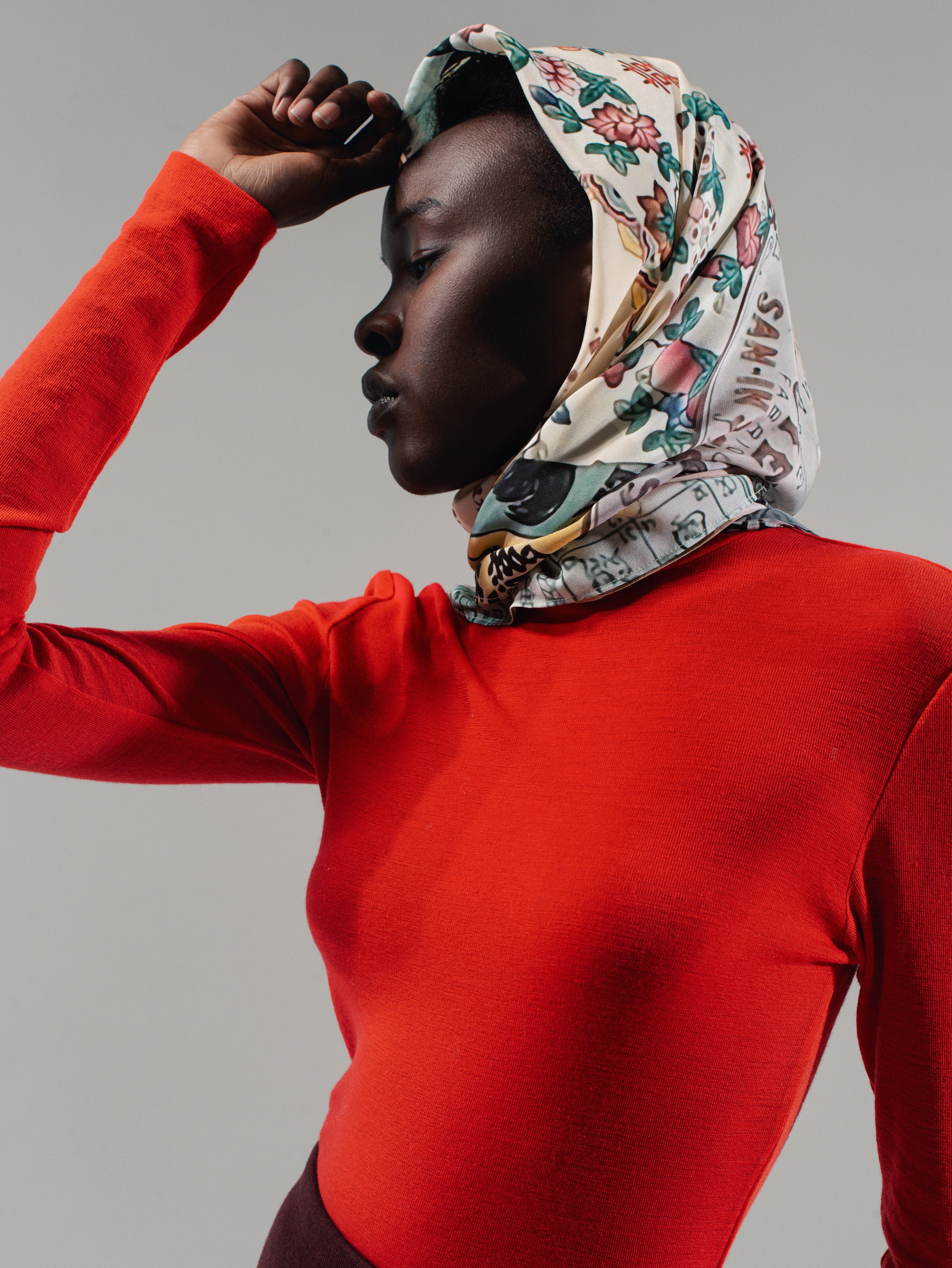 Talking Walls Babette Almanac Single face square-shaped scarf almanac