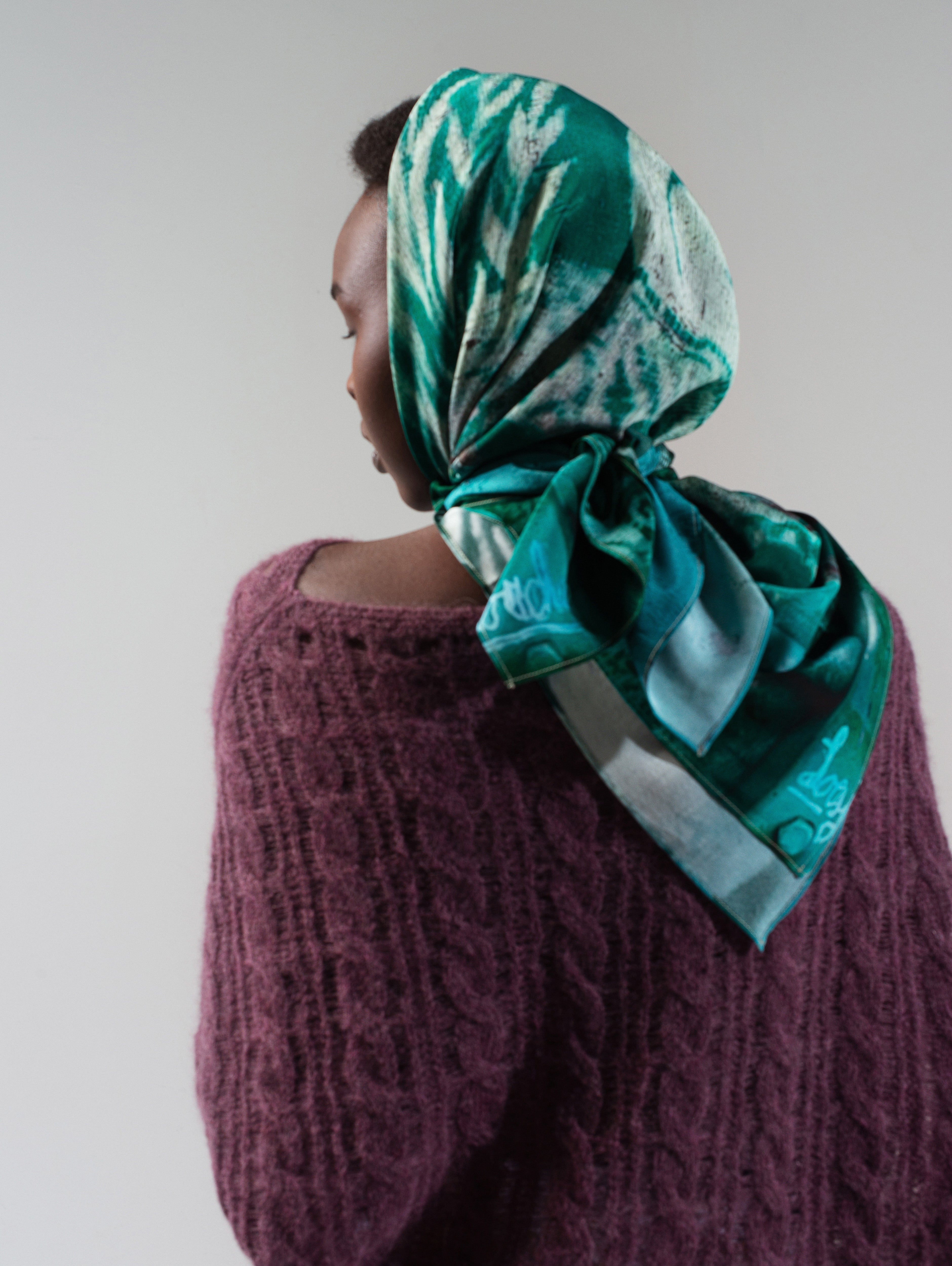 Talking Walls Babette Cane Single face square-shaped scarf cane