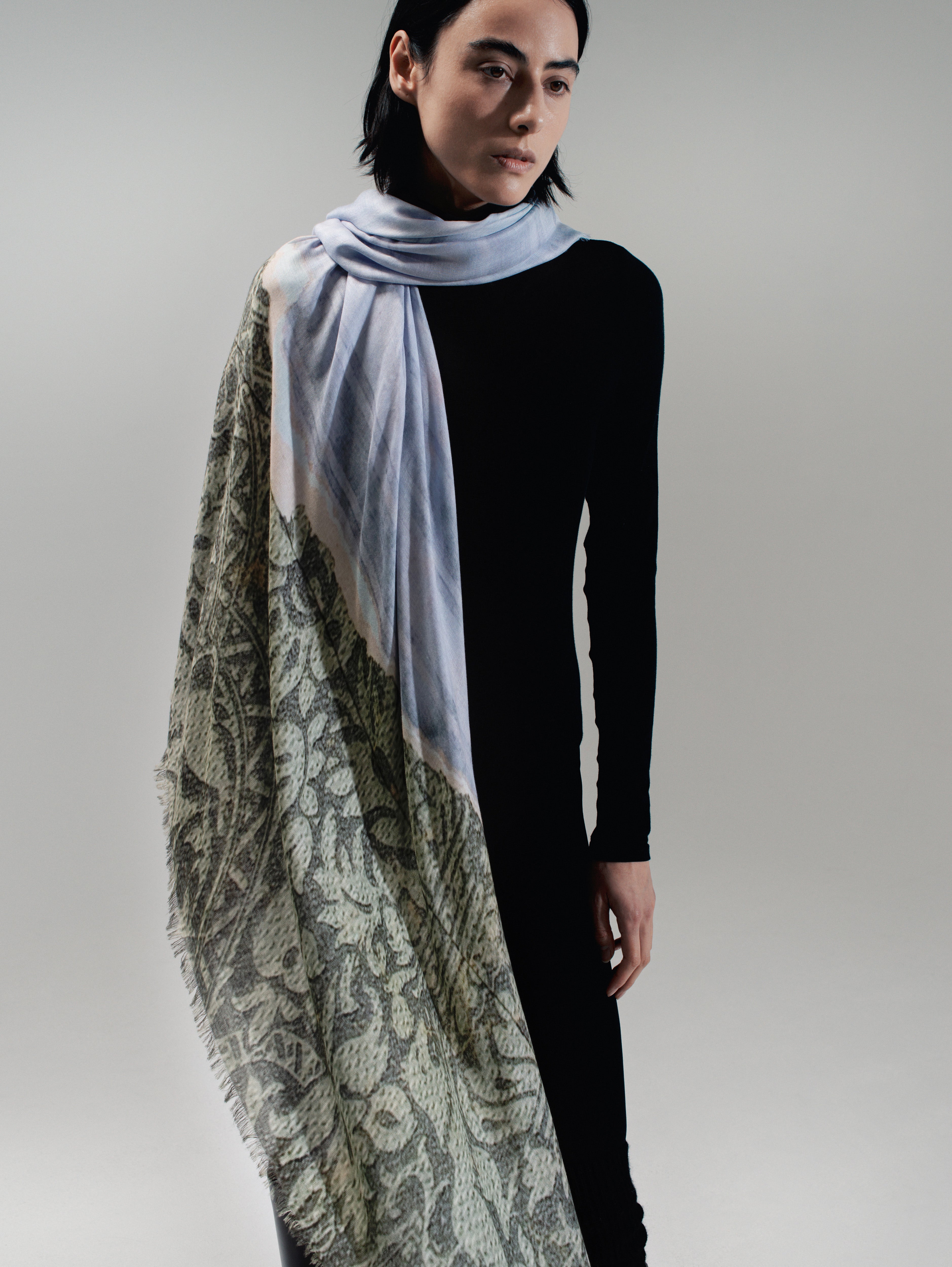 Talking Walls Ela Fray Single face square scarf fray