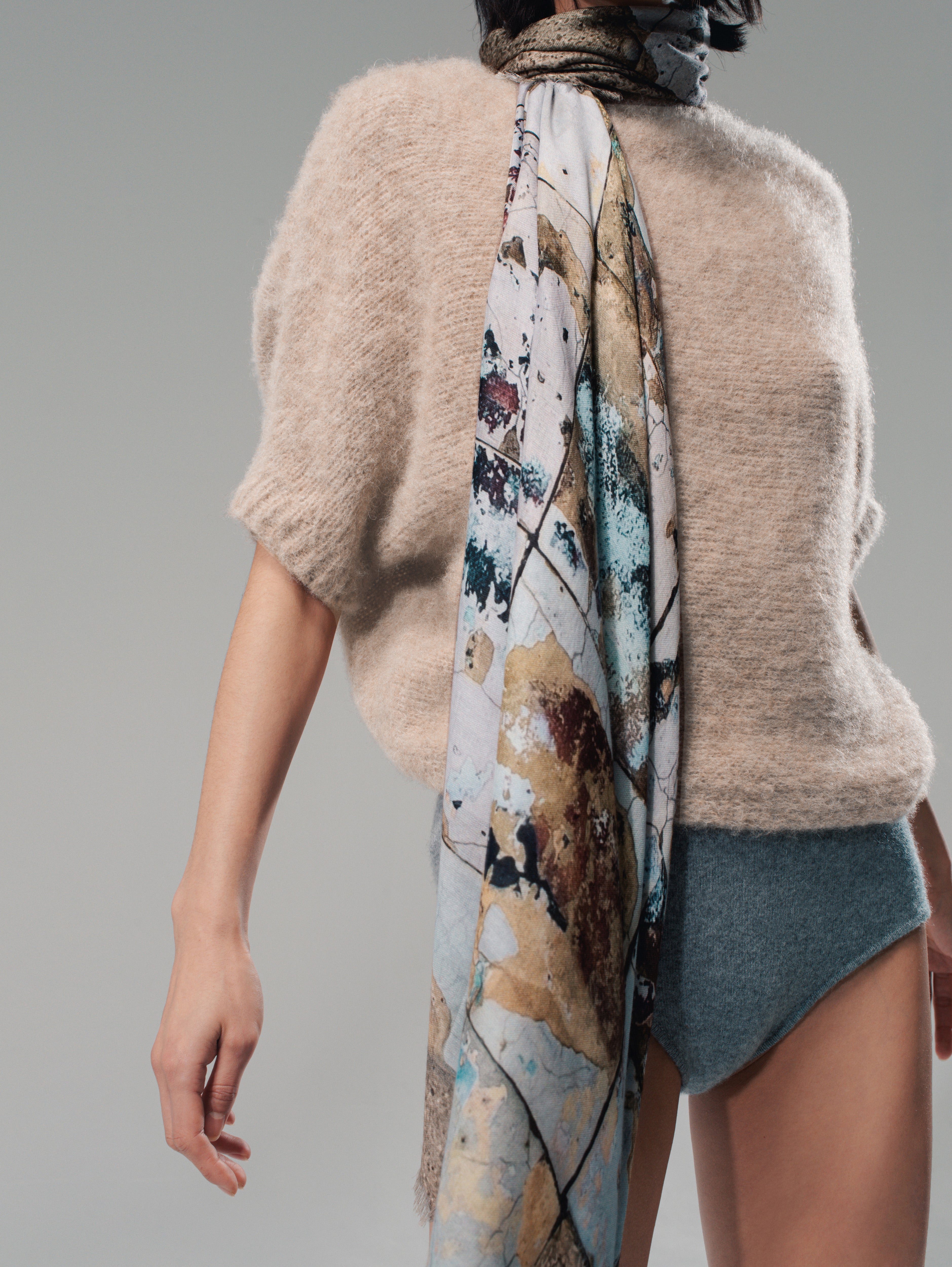Talking Walls Ela Frost Single face square scarf frost