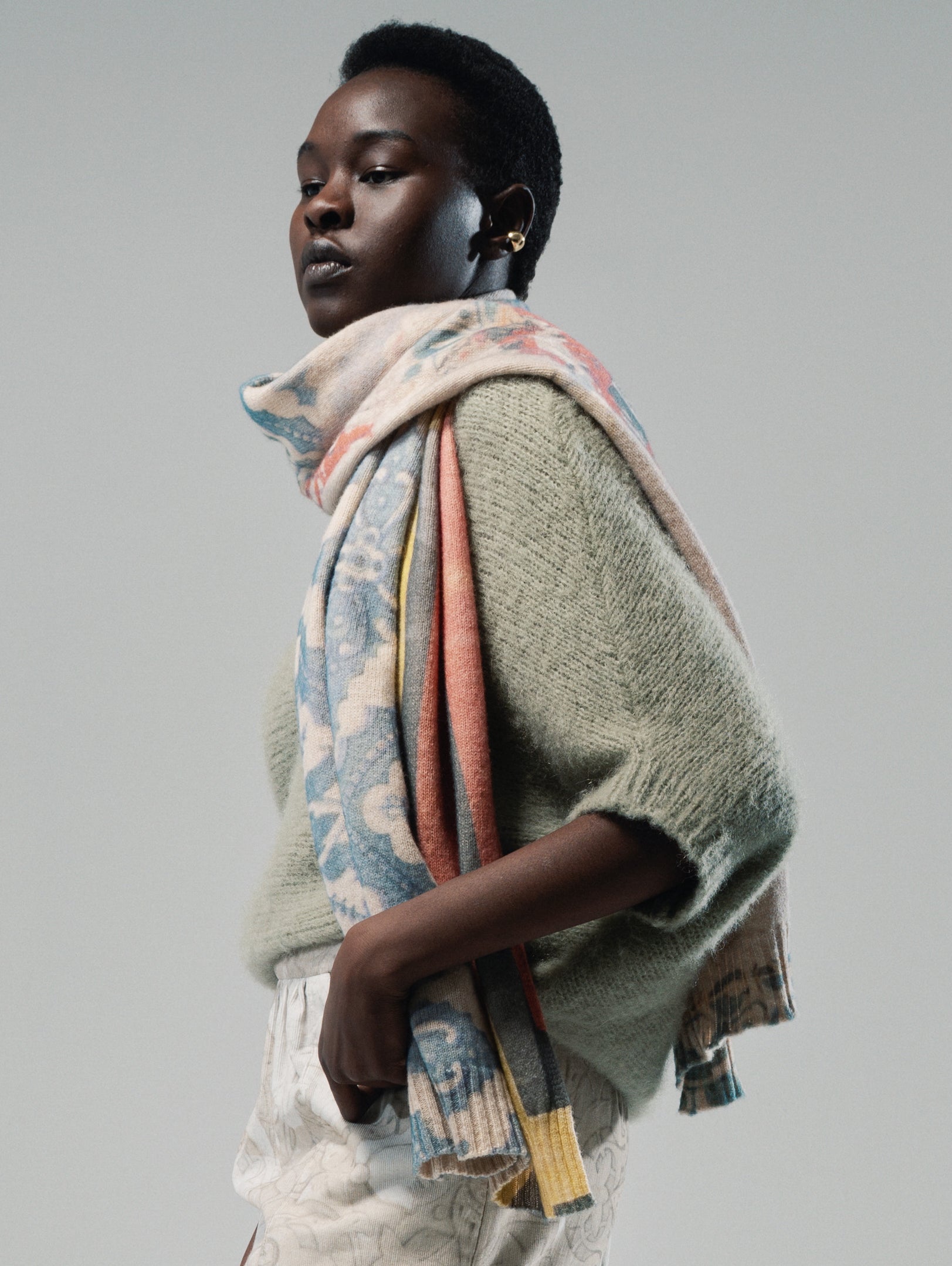 Talking Walls Lina Trace Knitted rectangular scarf trace