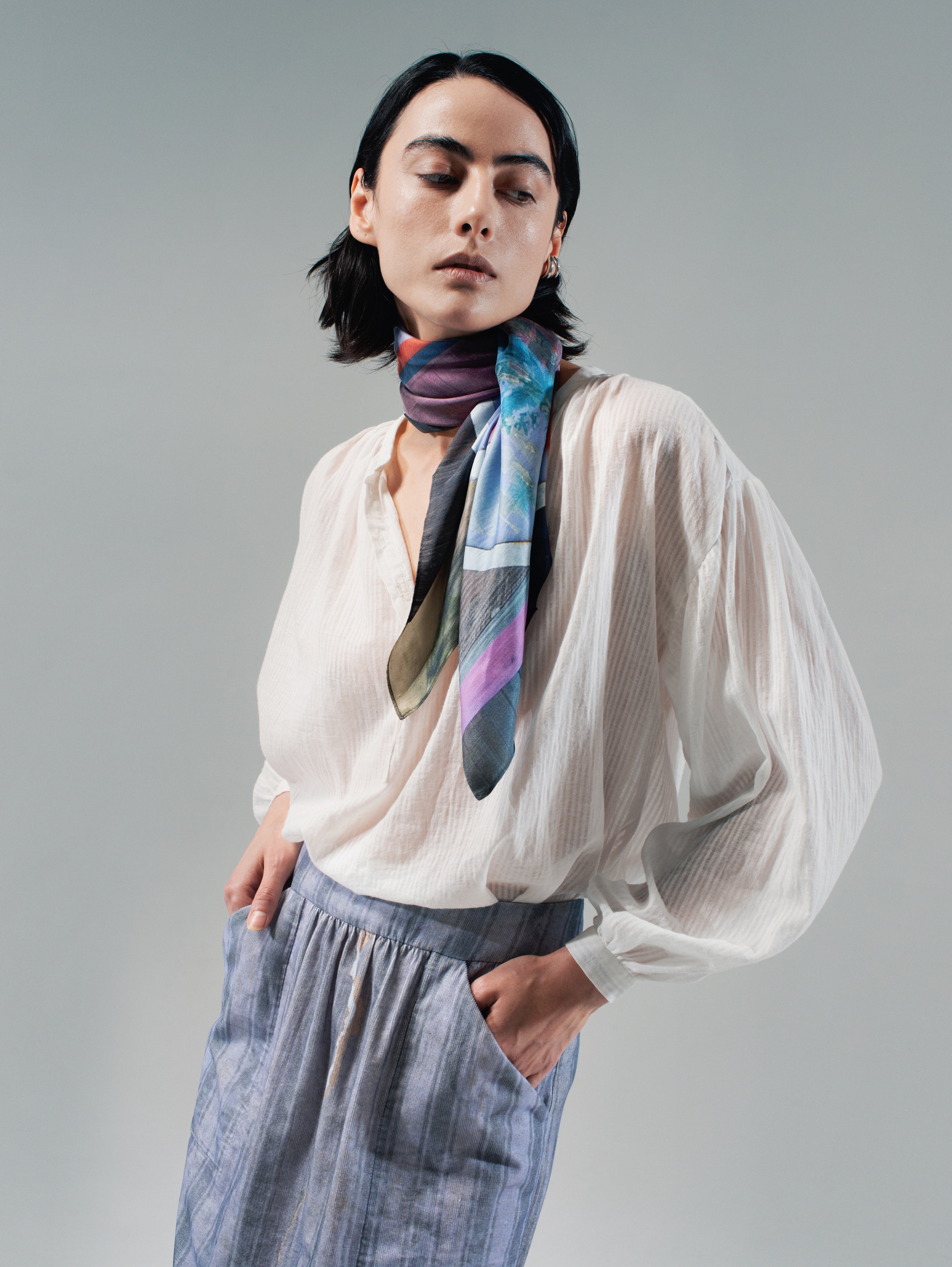 Talking Walls Twiggy Pickup Single face square-shaped scarf pickup