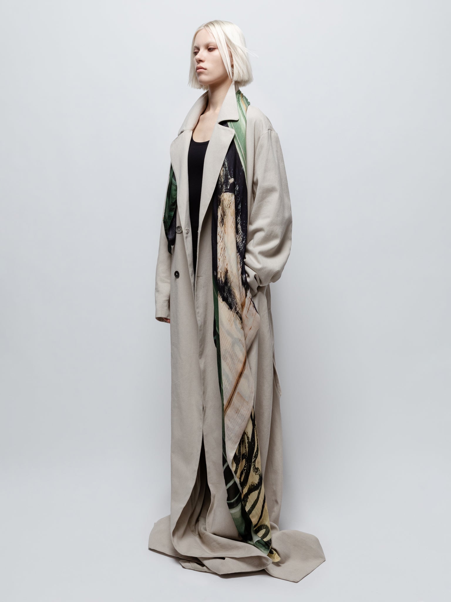Talking Walls ava cables double face square scarf cables