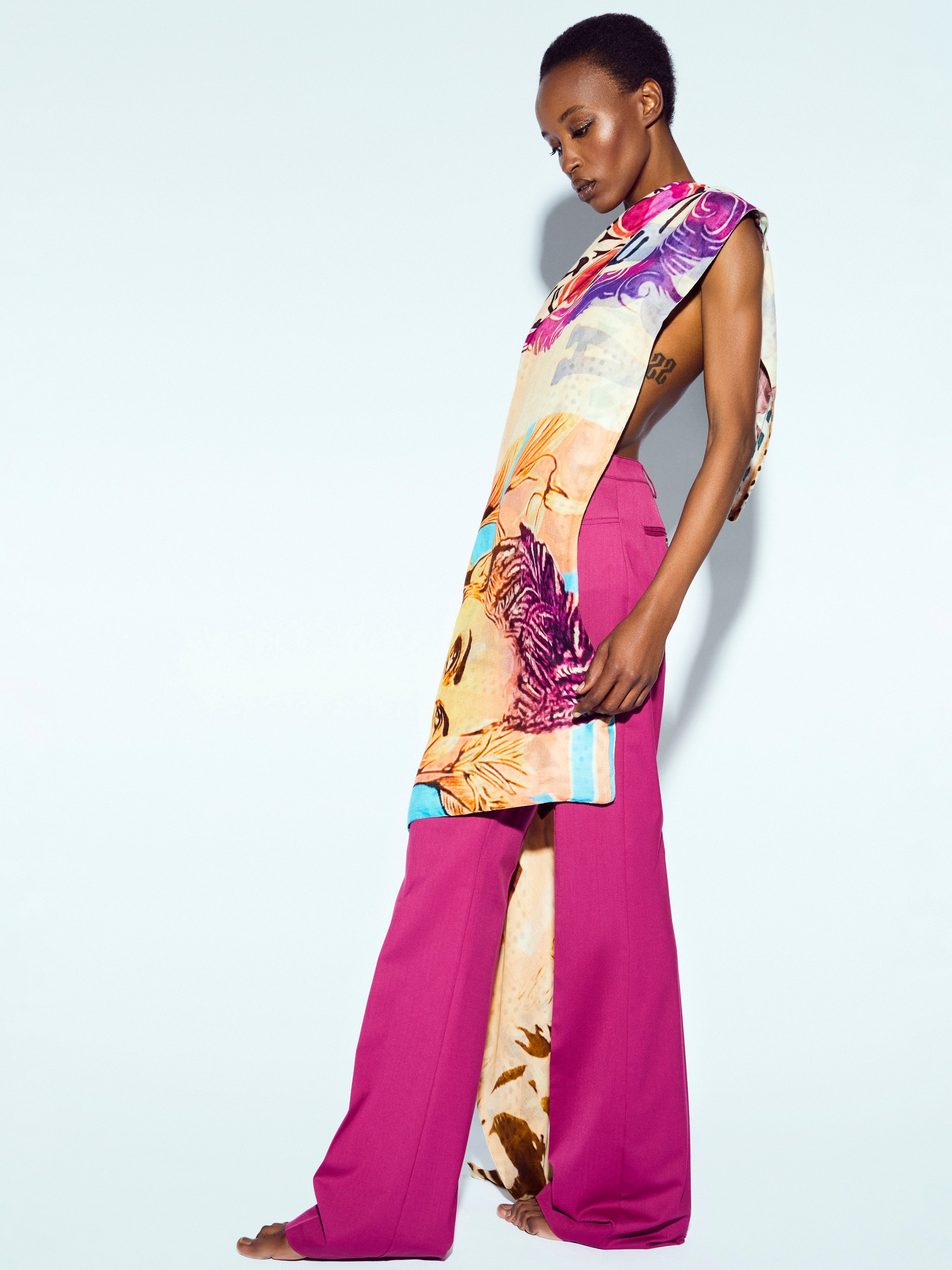 Talking Walls ava double face double face square scarf pura sangre