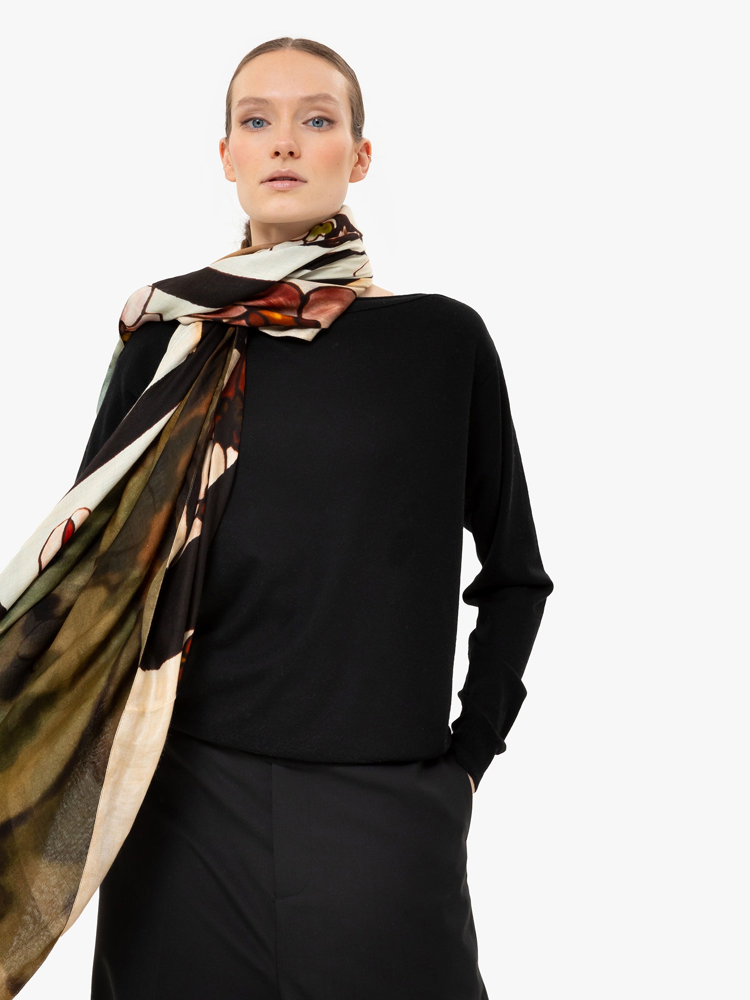 Talking Walls ava double face double face square scarf fleurs d' alexandrakis