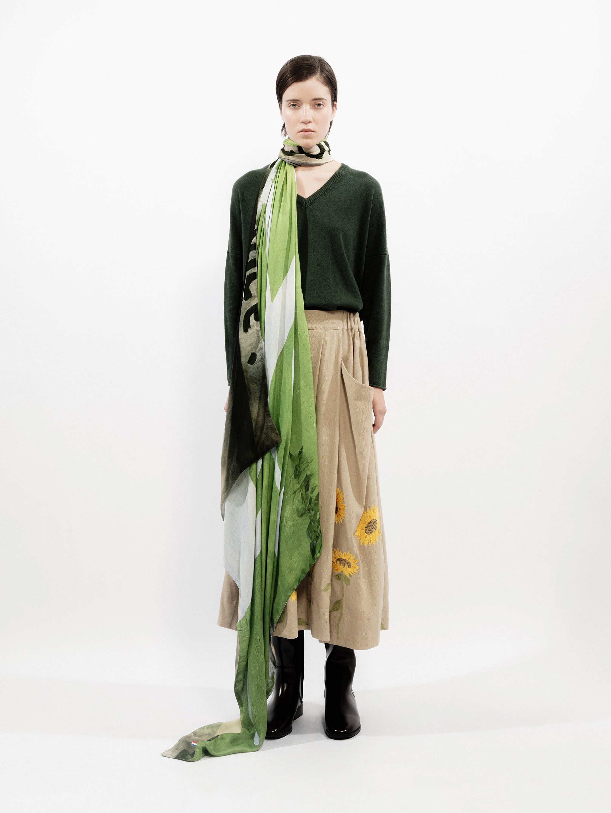 Talking Walls ava tournesol double face square scarf tournesol