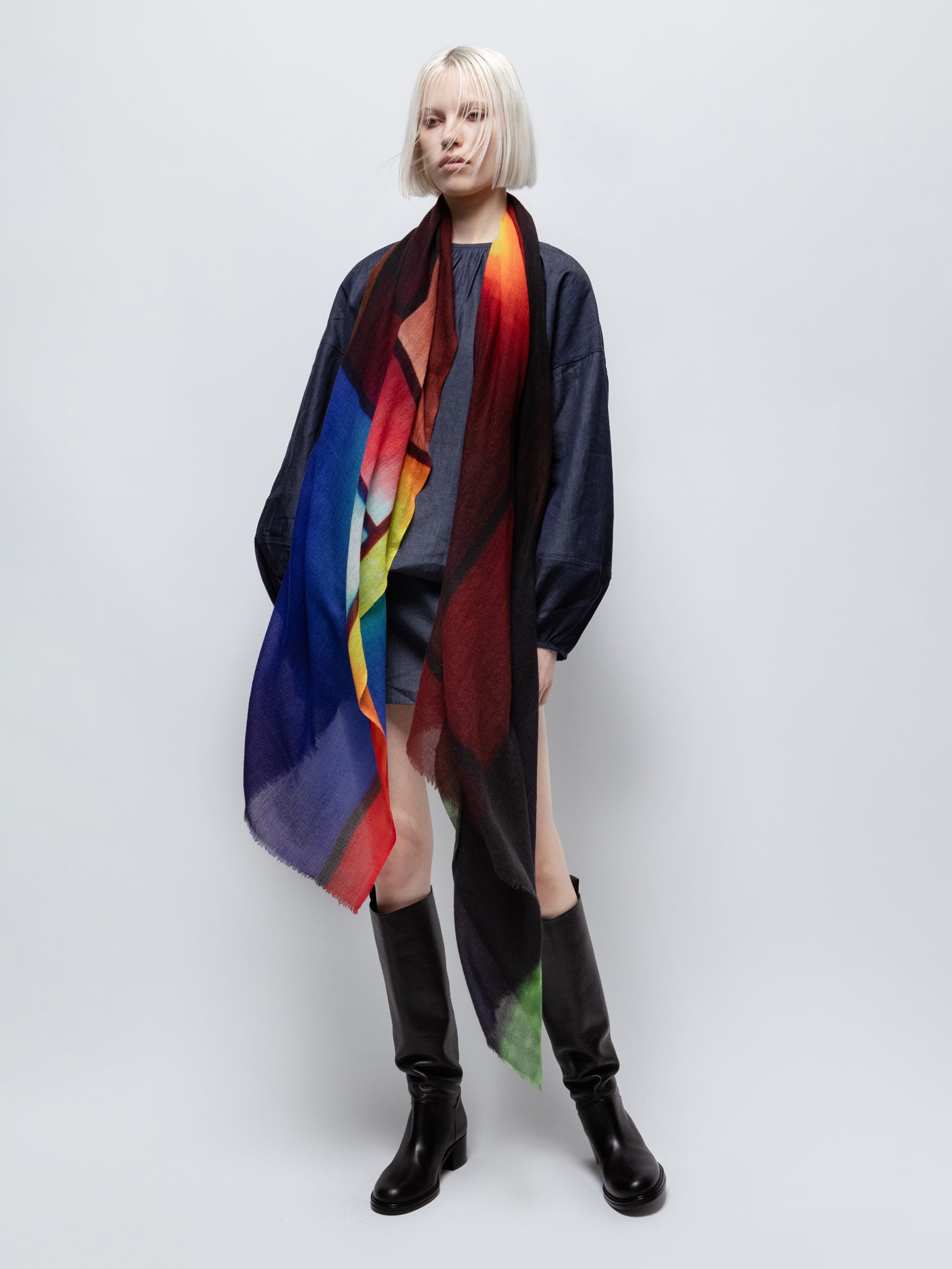 Talking Walls celeste sablon single face rectangular scarf