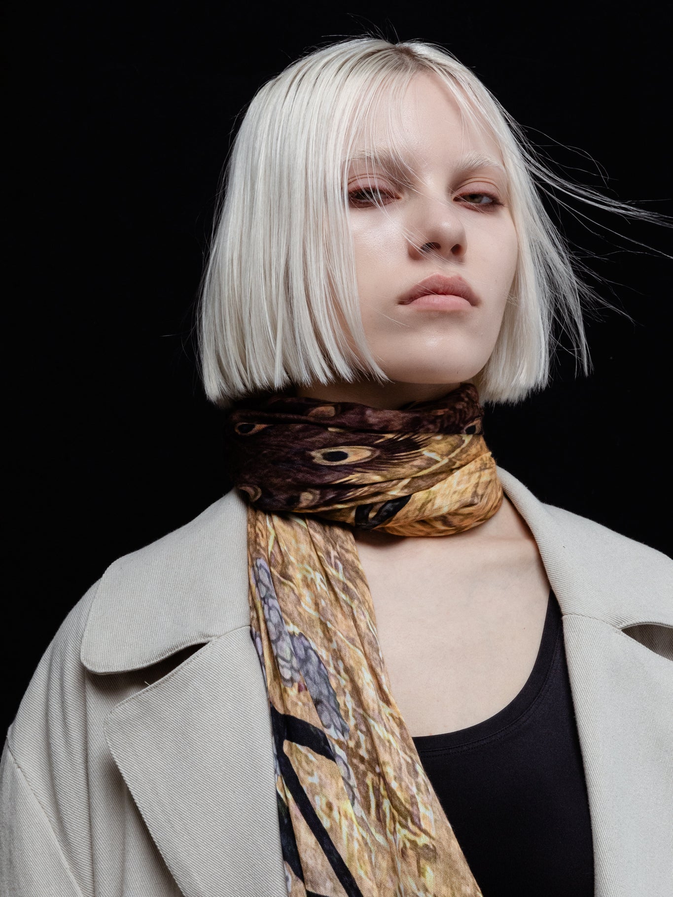 Talking Walls ela hana single face square scarf