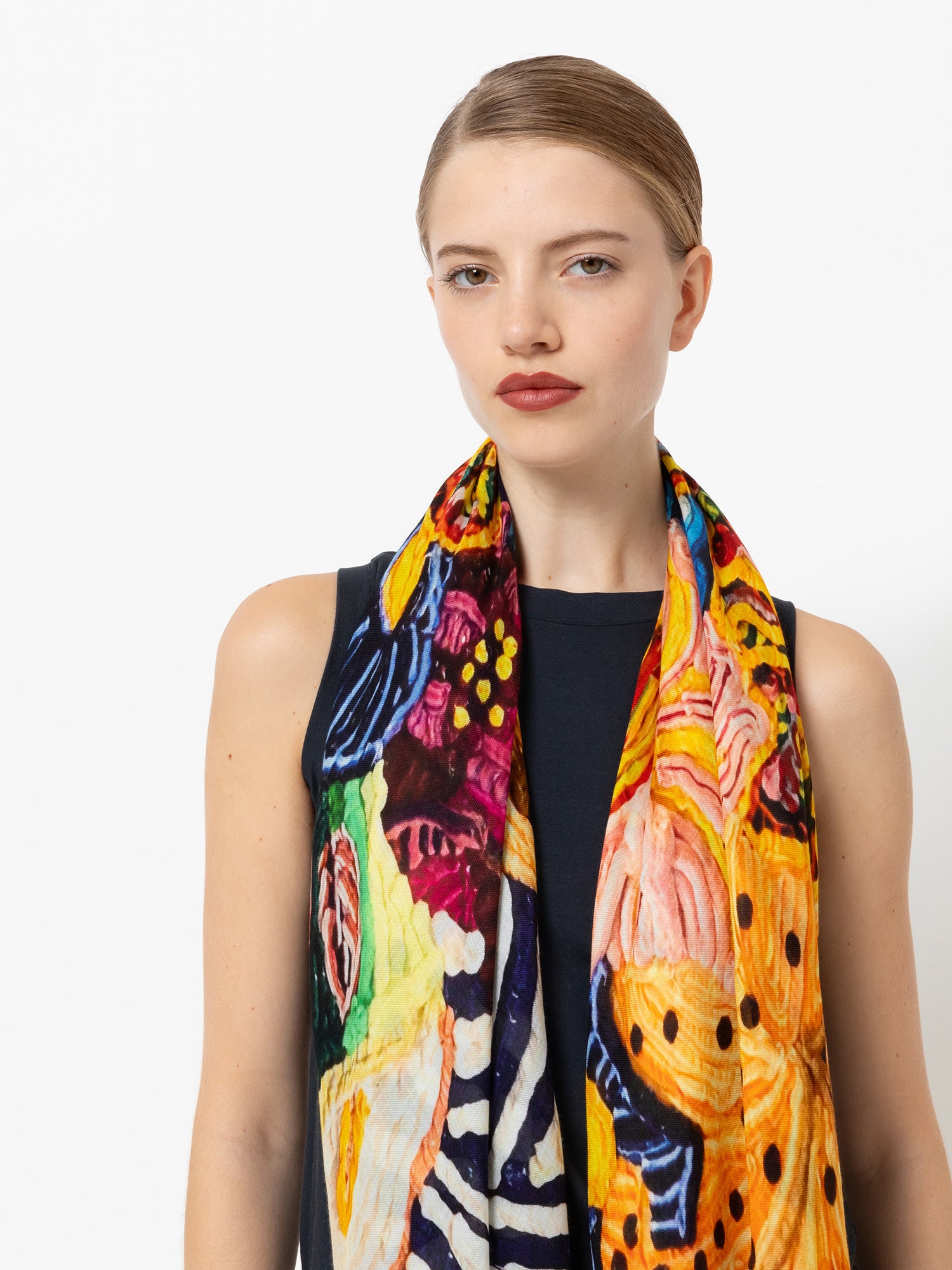 Talking Walls ela single face single face square scarf crochet