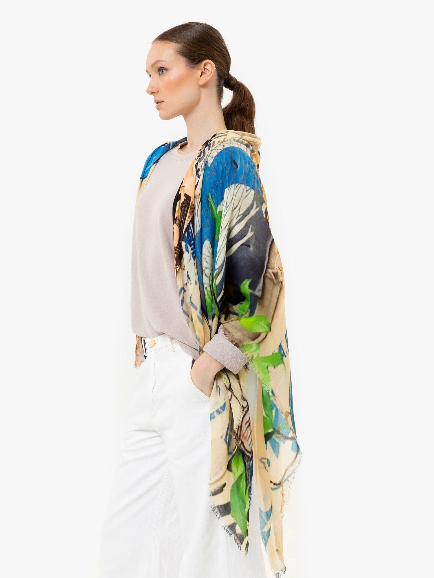 Talking Walls ela single face single face square scarf lou pescadou