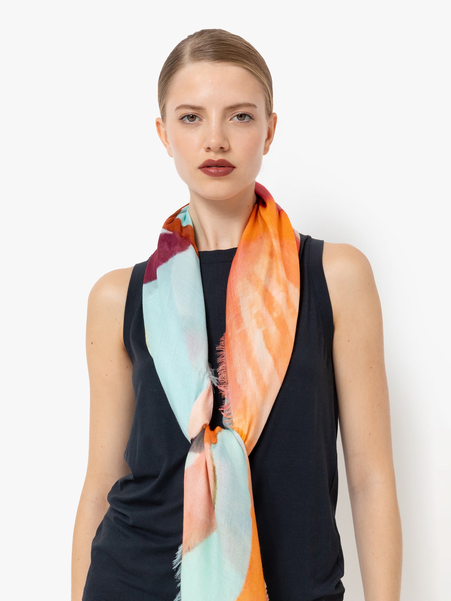 Talking Walls ela single face single face square scarf pêche