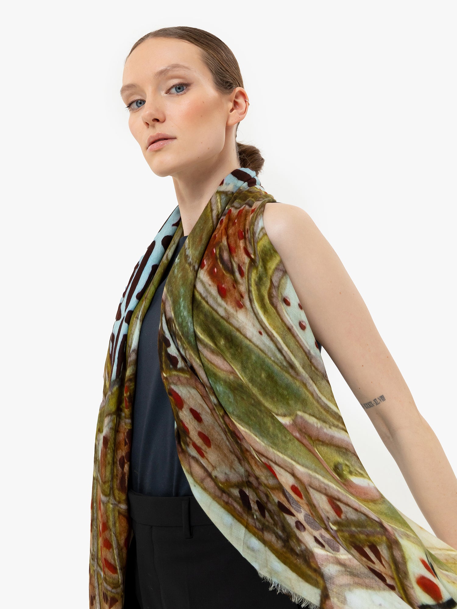 Talking Walls ela single face single face square scarf porcelain