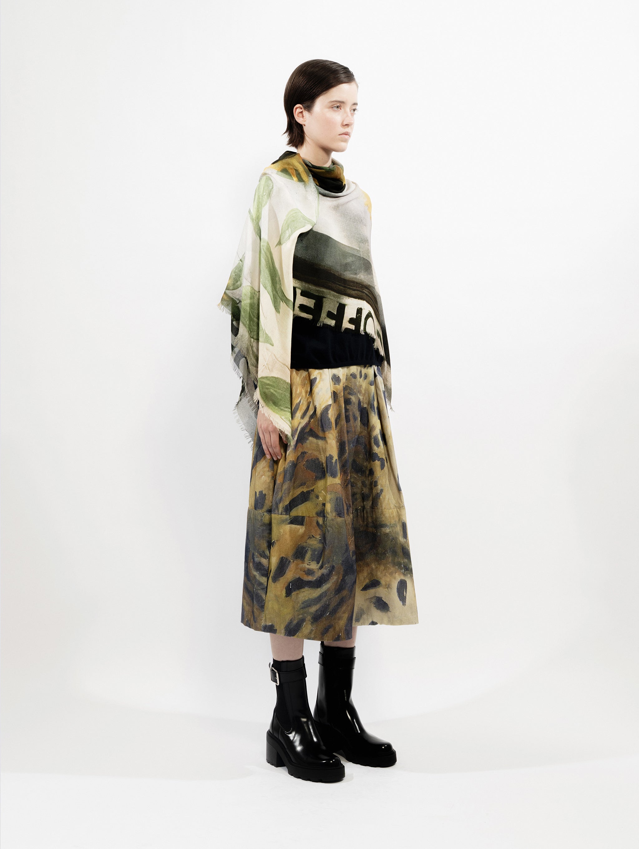 Talking Walls ela tournesol single face square scarf tournesol