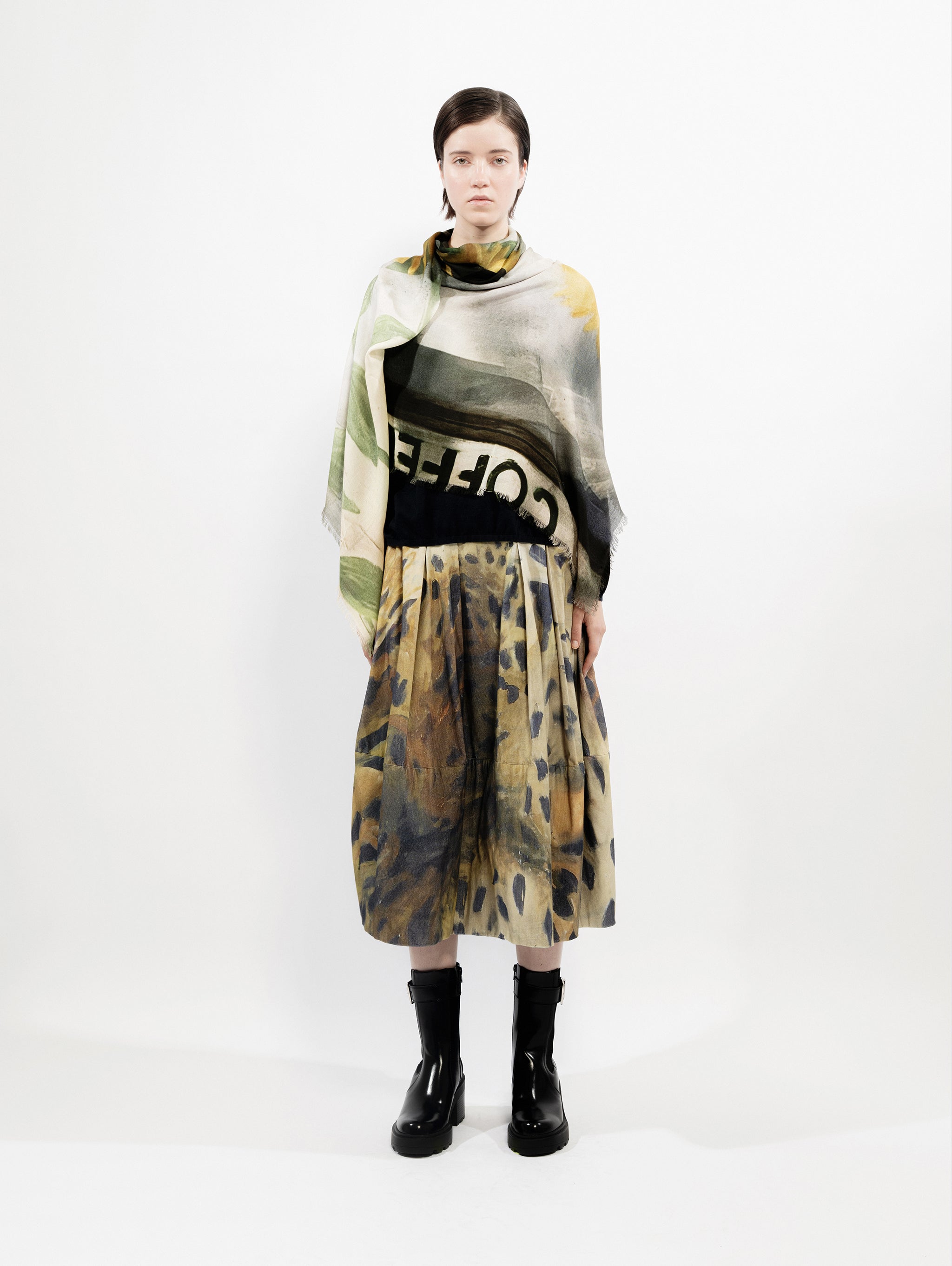 Talking Walls ela tournesol single face square scarf tournesol