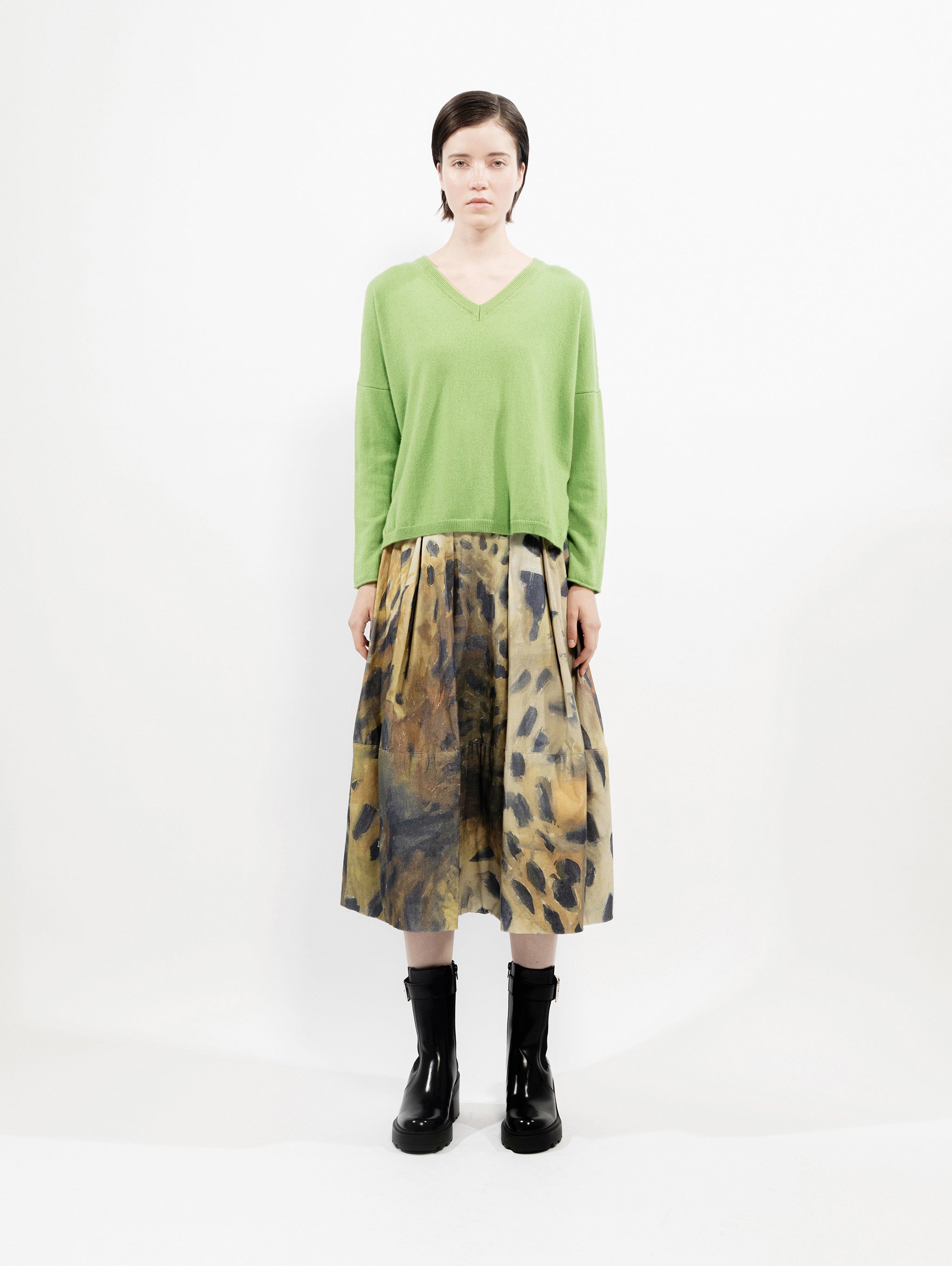 Talking Walls ira matcha relaxed sweater matcha