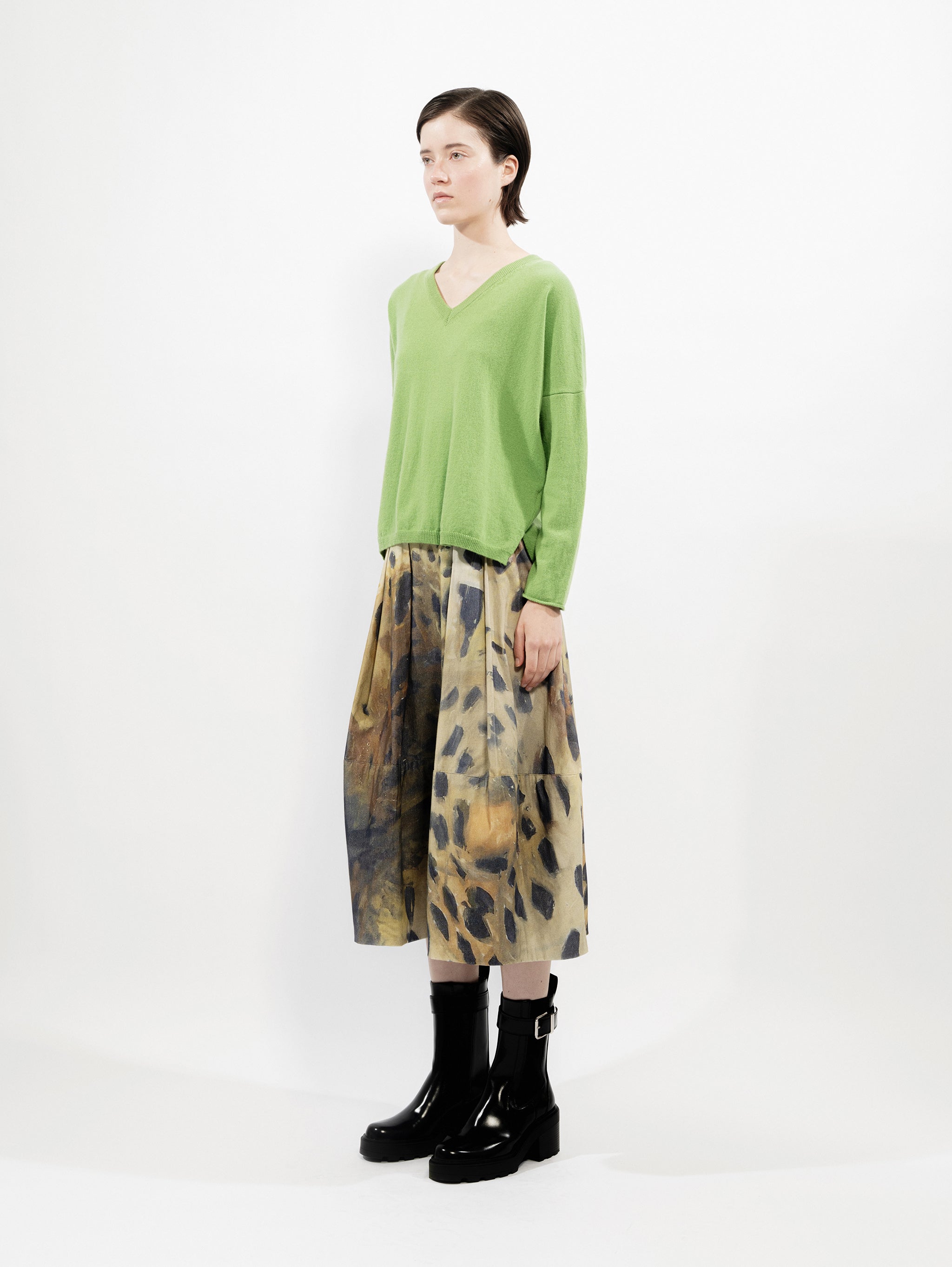 Talking Walls ira matcha relaxed sweater matcha