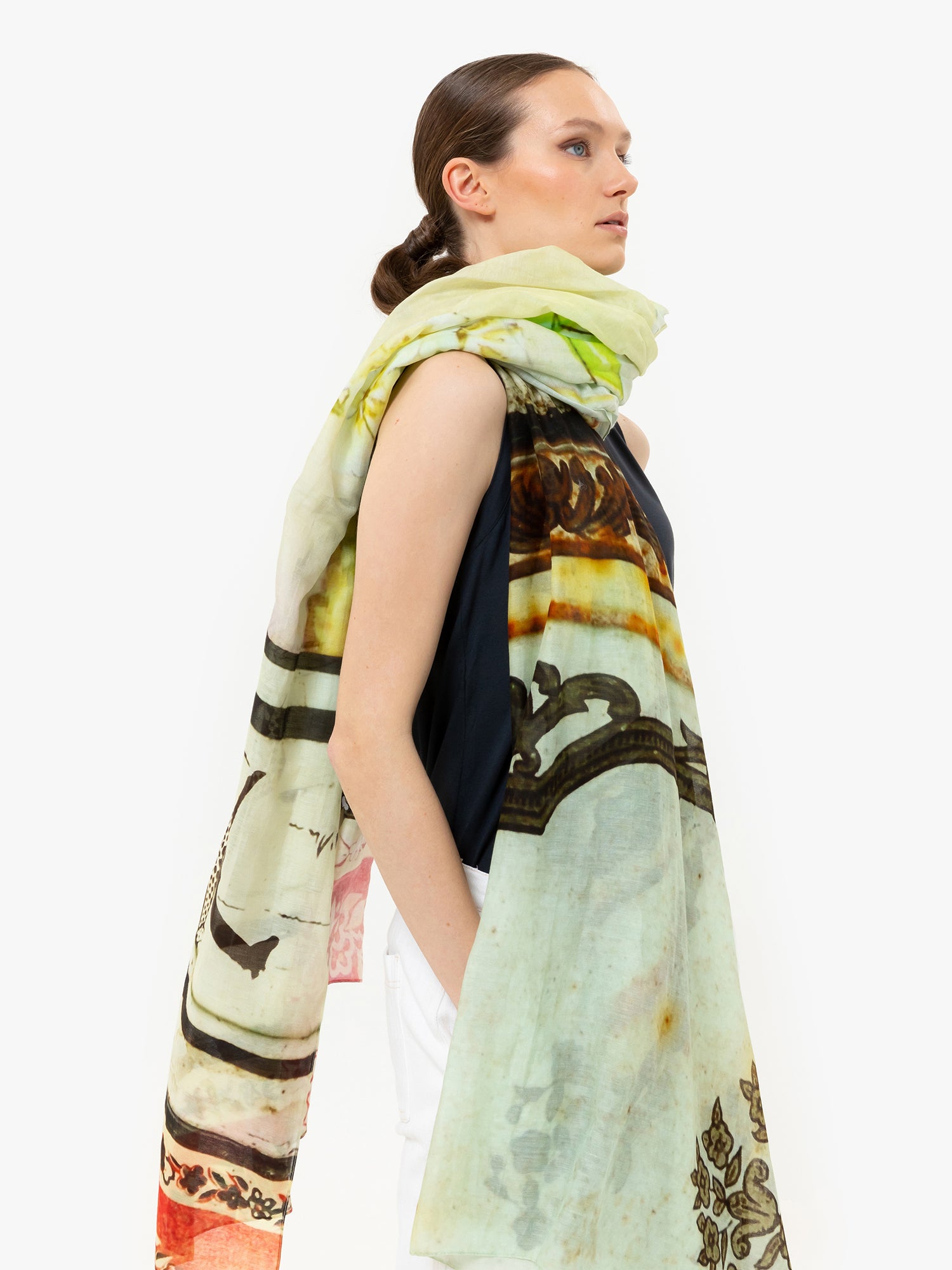 Talking Walls joy single face single face rectangular scarf la girafe