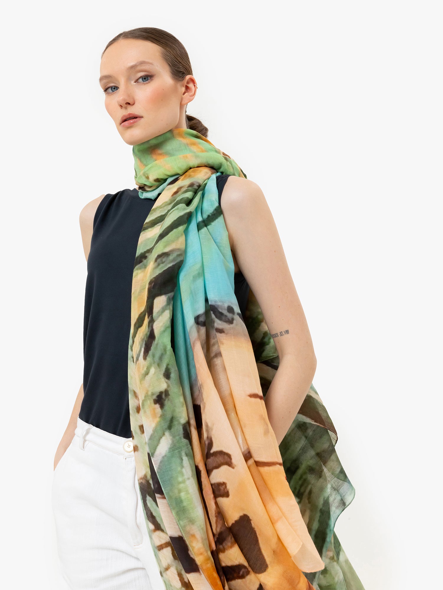 Talking Walls joy single face single face rectangular scarf tiébélé