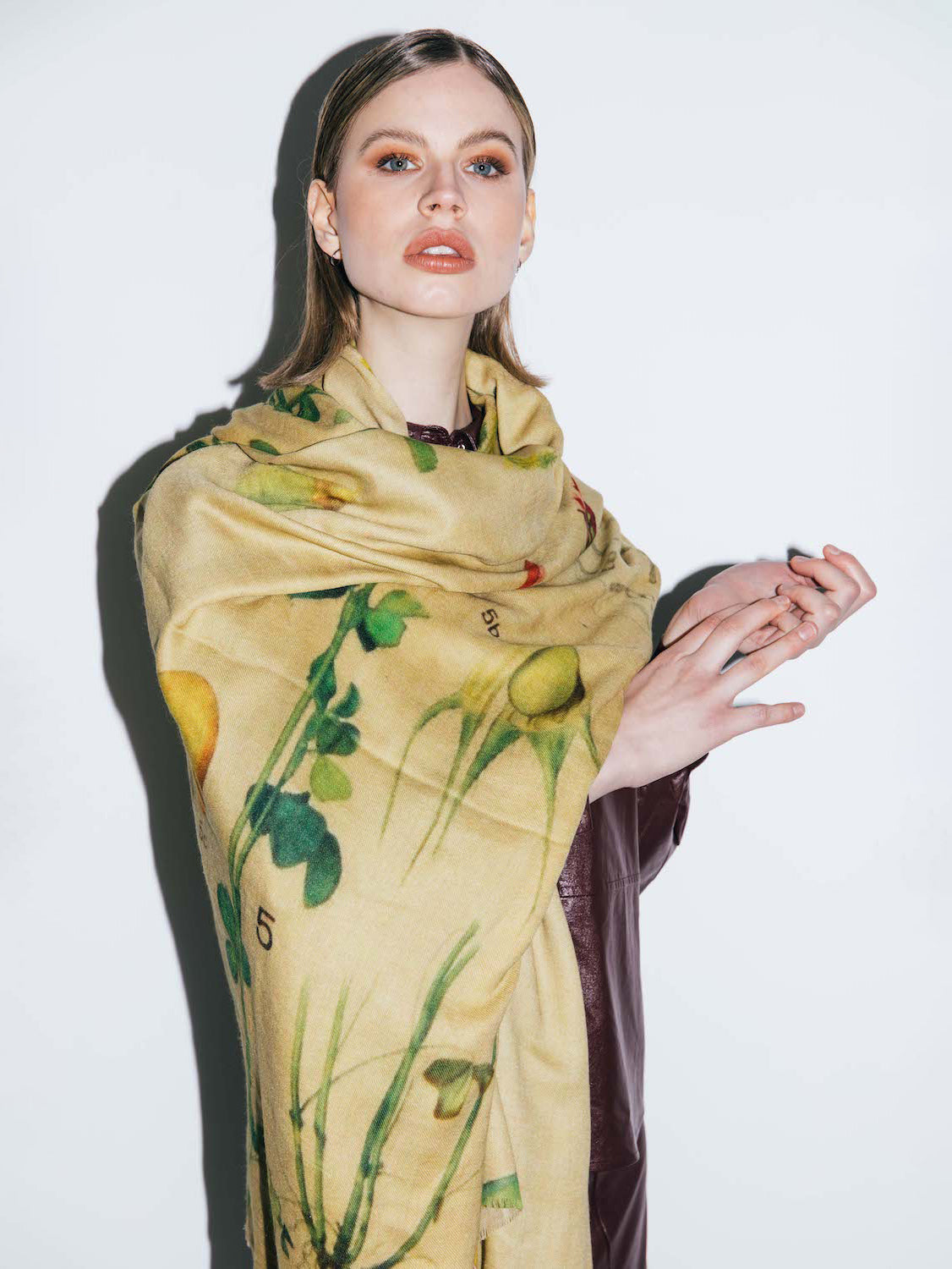 Talking Walls lana double face double face rectangular scarf komonice