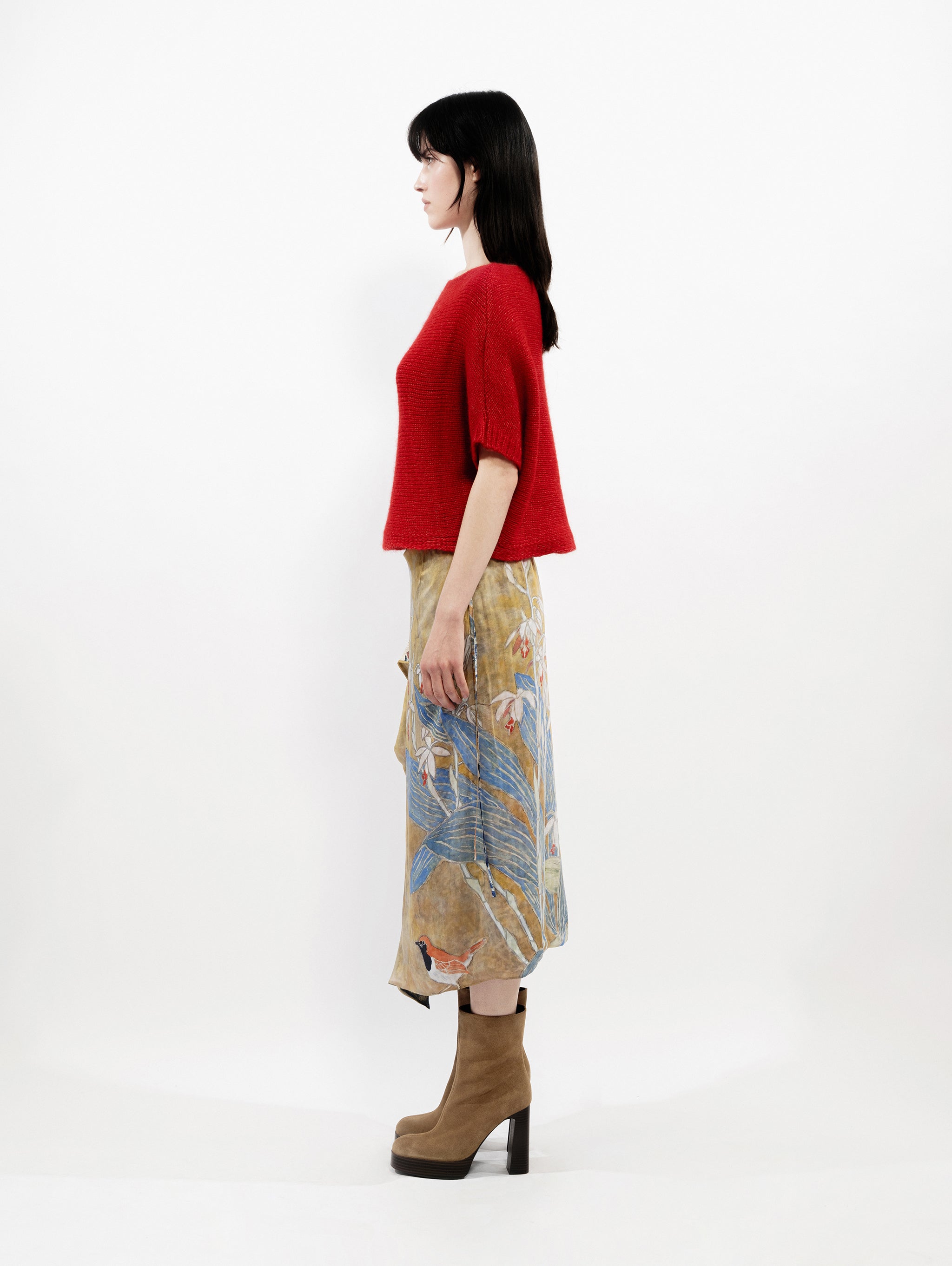 Talking Walls lio lipstick red relaxed jumper lipstick red