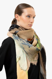 Talking Walls mantis single face Single faced square-shaped blanket scarf the crane