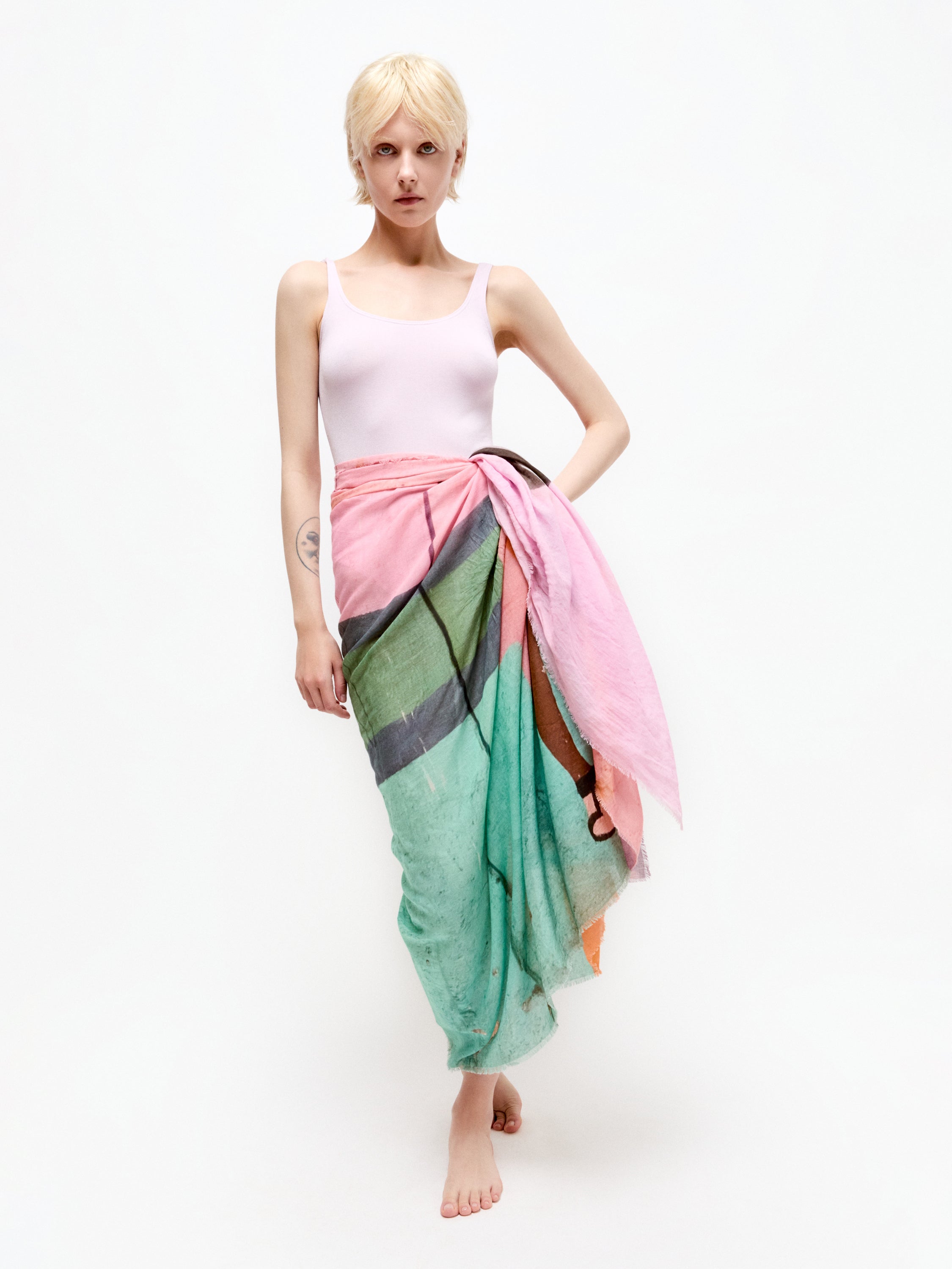 Talking Walls marysol muse Single face rectangle-shaped scarf muse