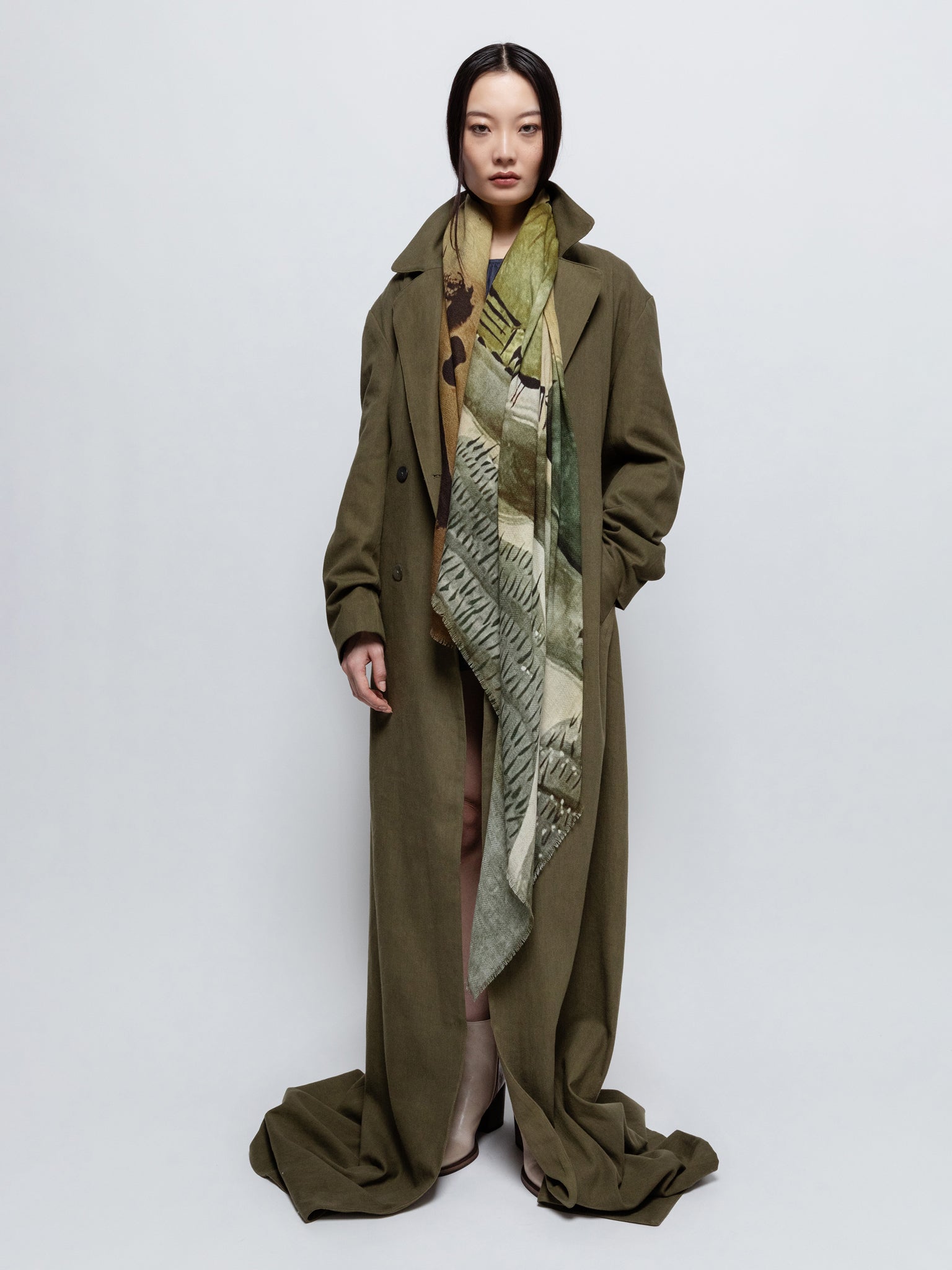 Talking Walls max sun rice single face square scarf sun rice