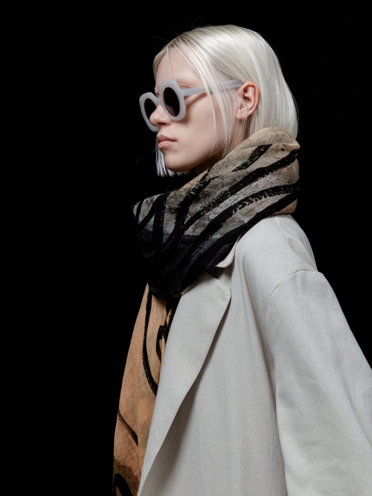 Talking Walls nova cables single face square scarf cables