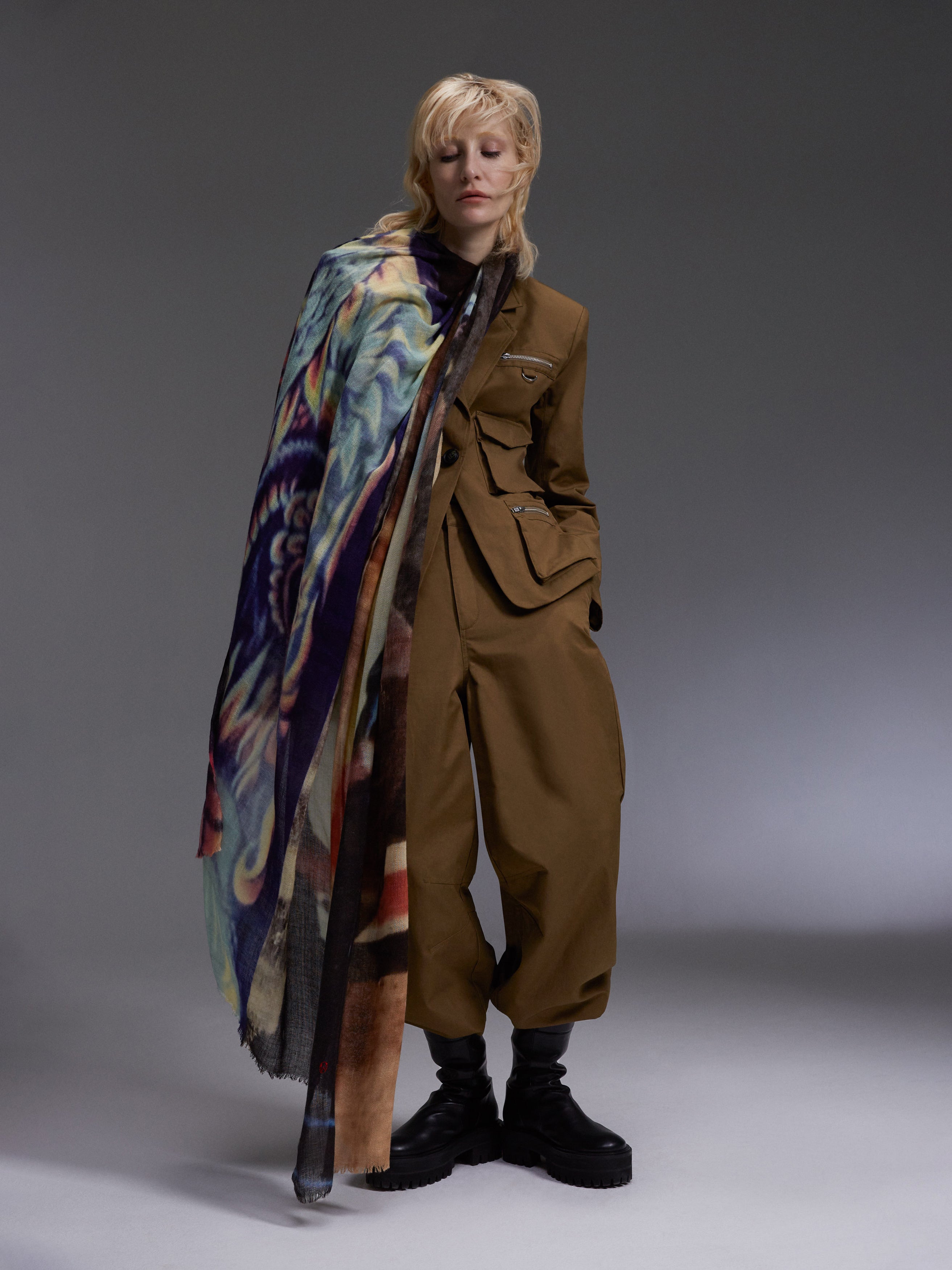 Talking Walls yoko single face single face rectangular scarf the parking lot
