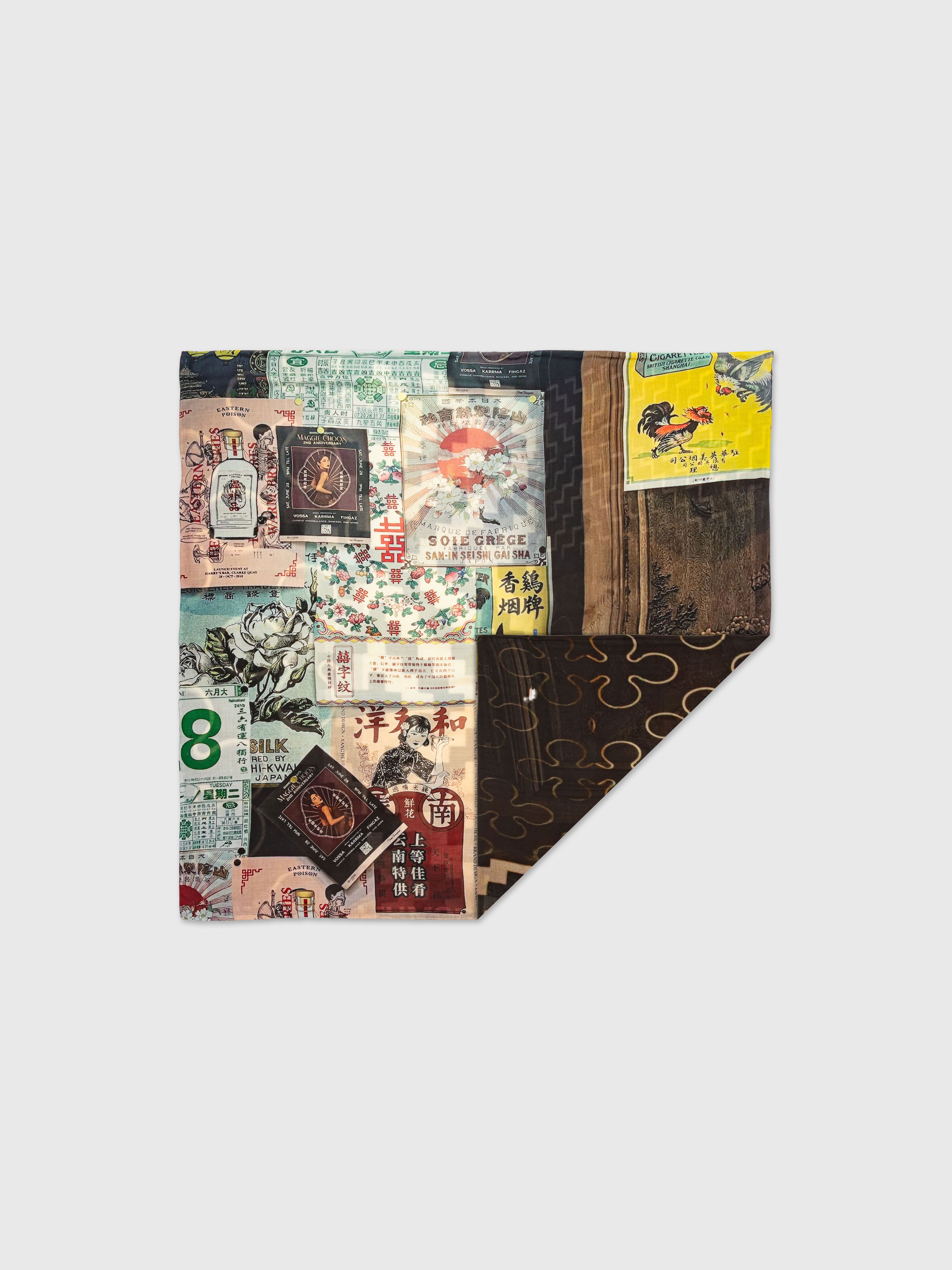 Talking Walls Ava Almanac - Clover Double face square scarf almanac clover