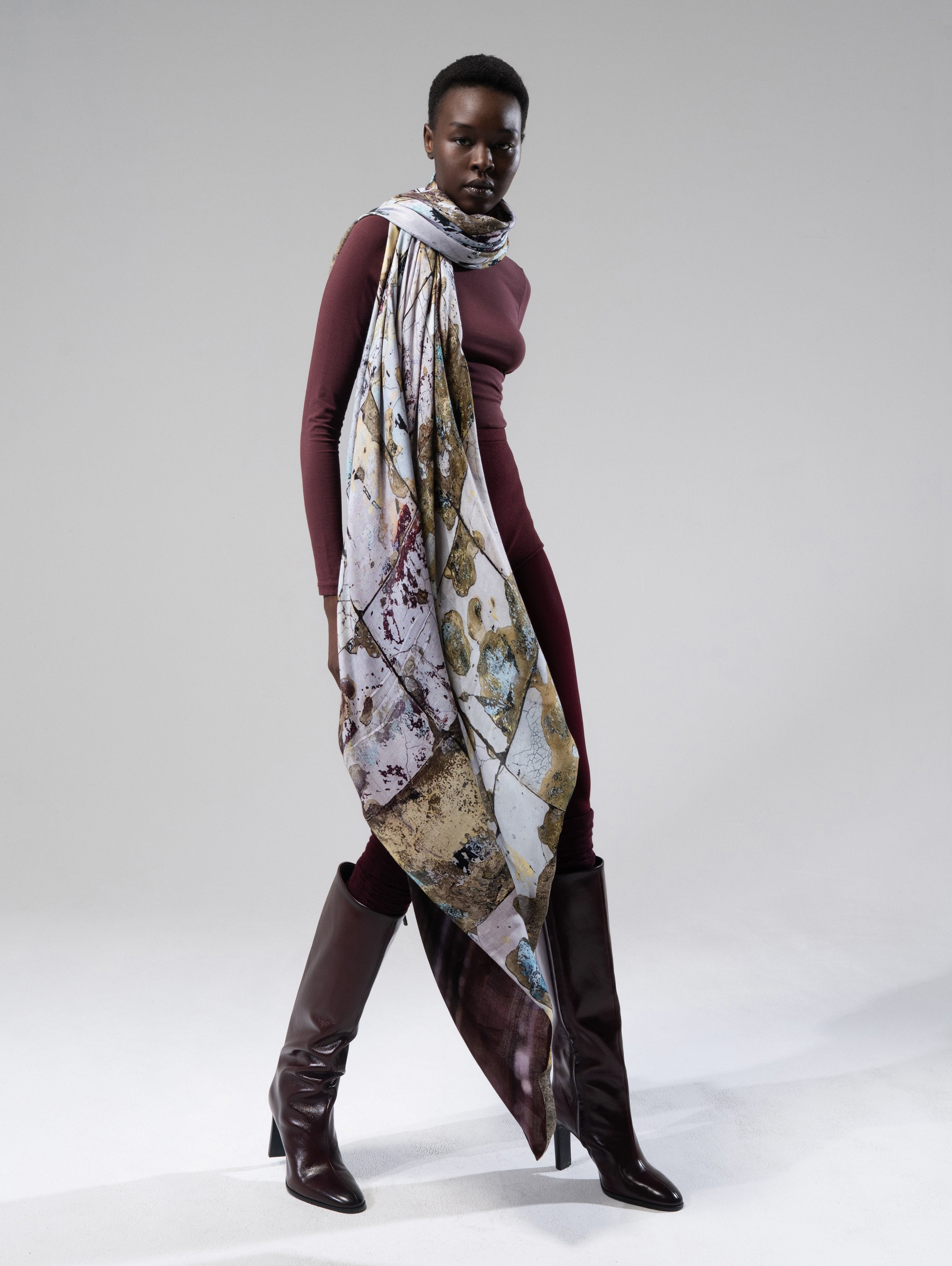 Talking Walls Ava Frost - Glaze Double face square scarf frost glaze