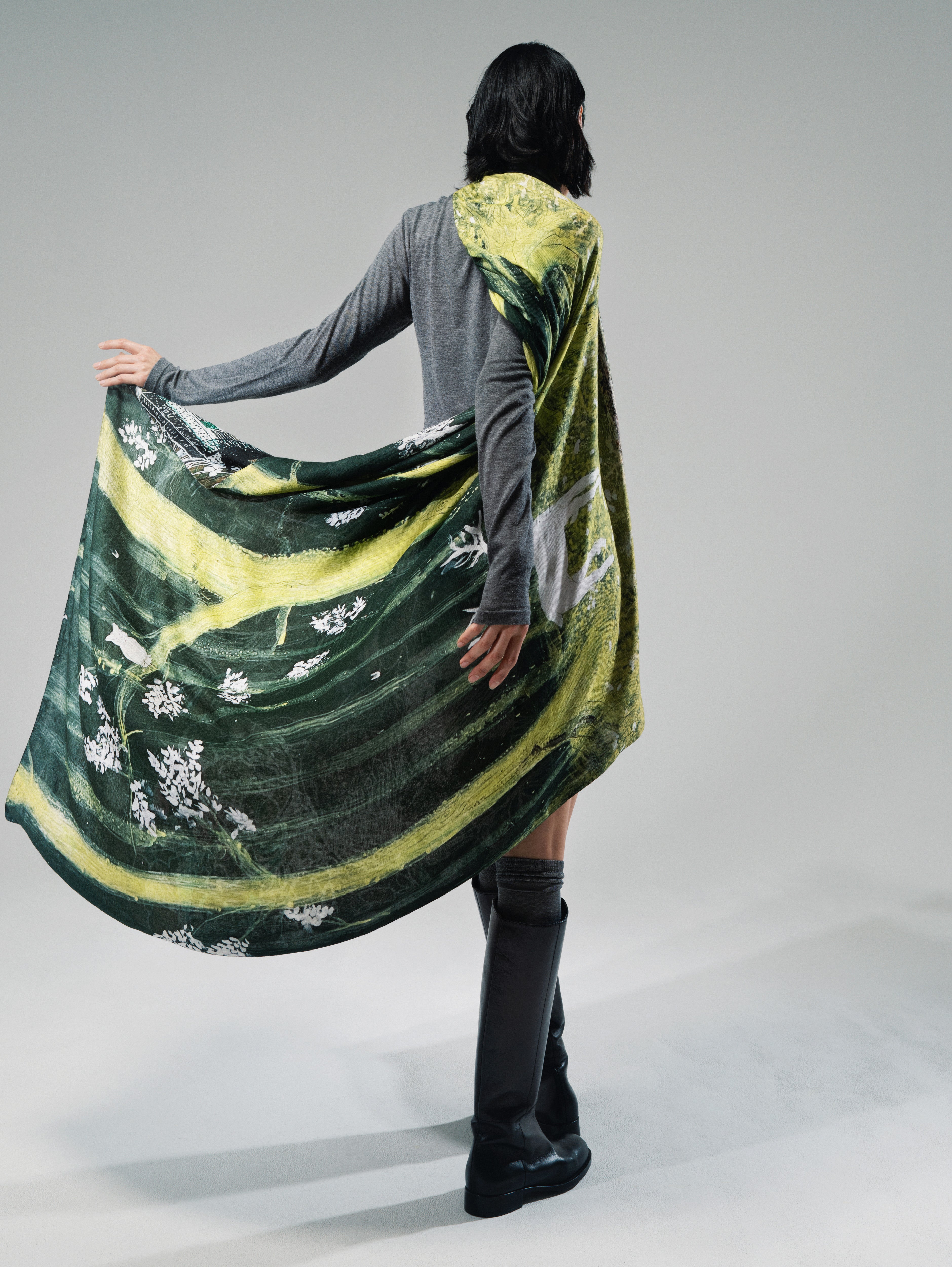 Talking Walls Ava Woods - Scratch Double face square scarf woods scratch