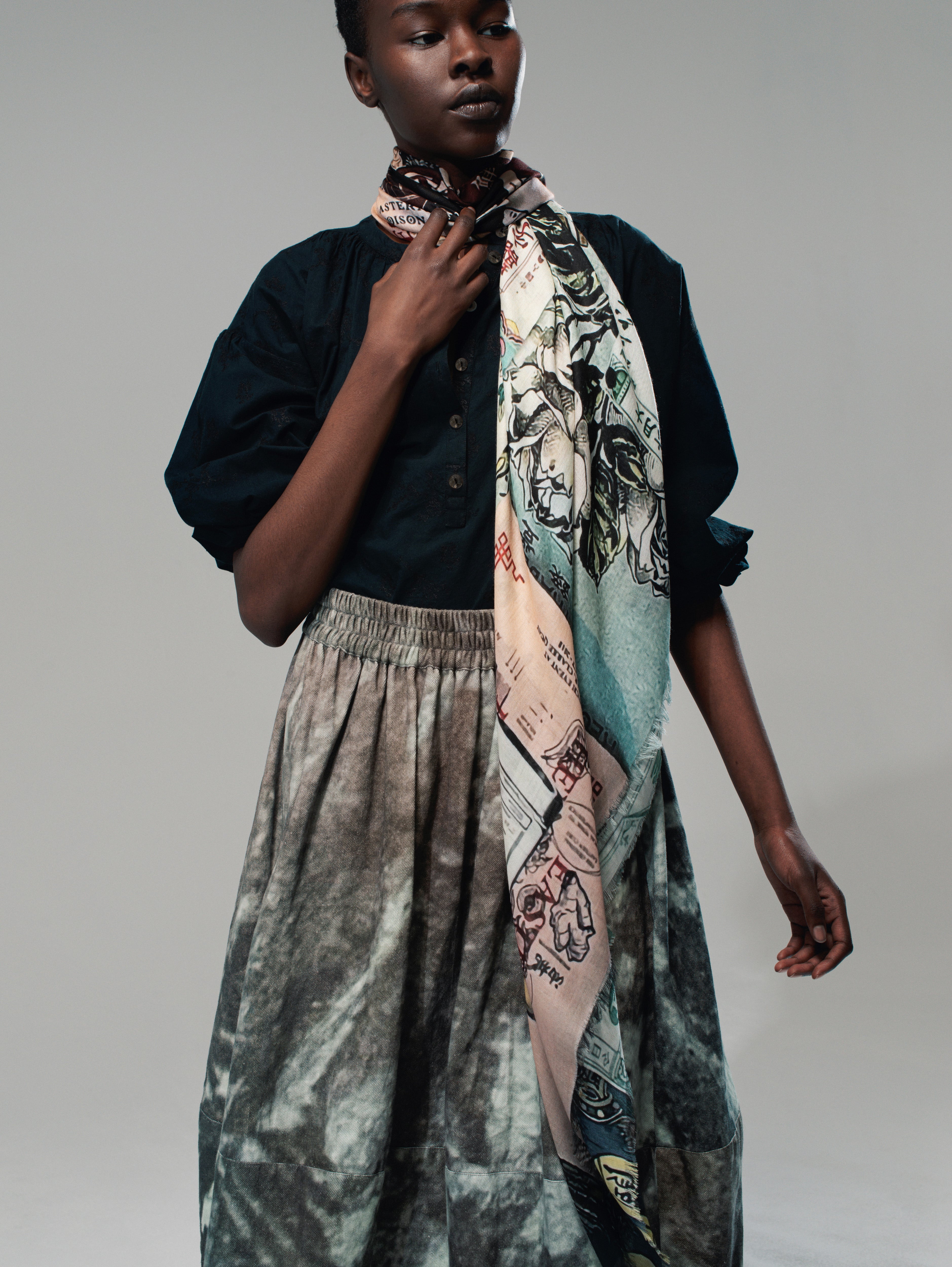Talking Walls Ela Almanac Single face square scarf almanac