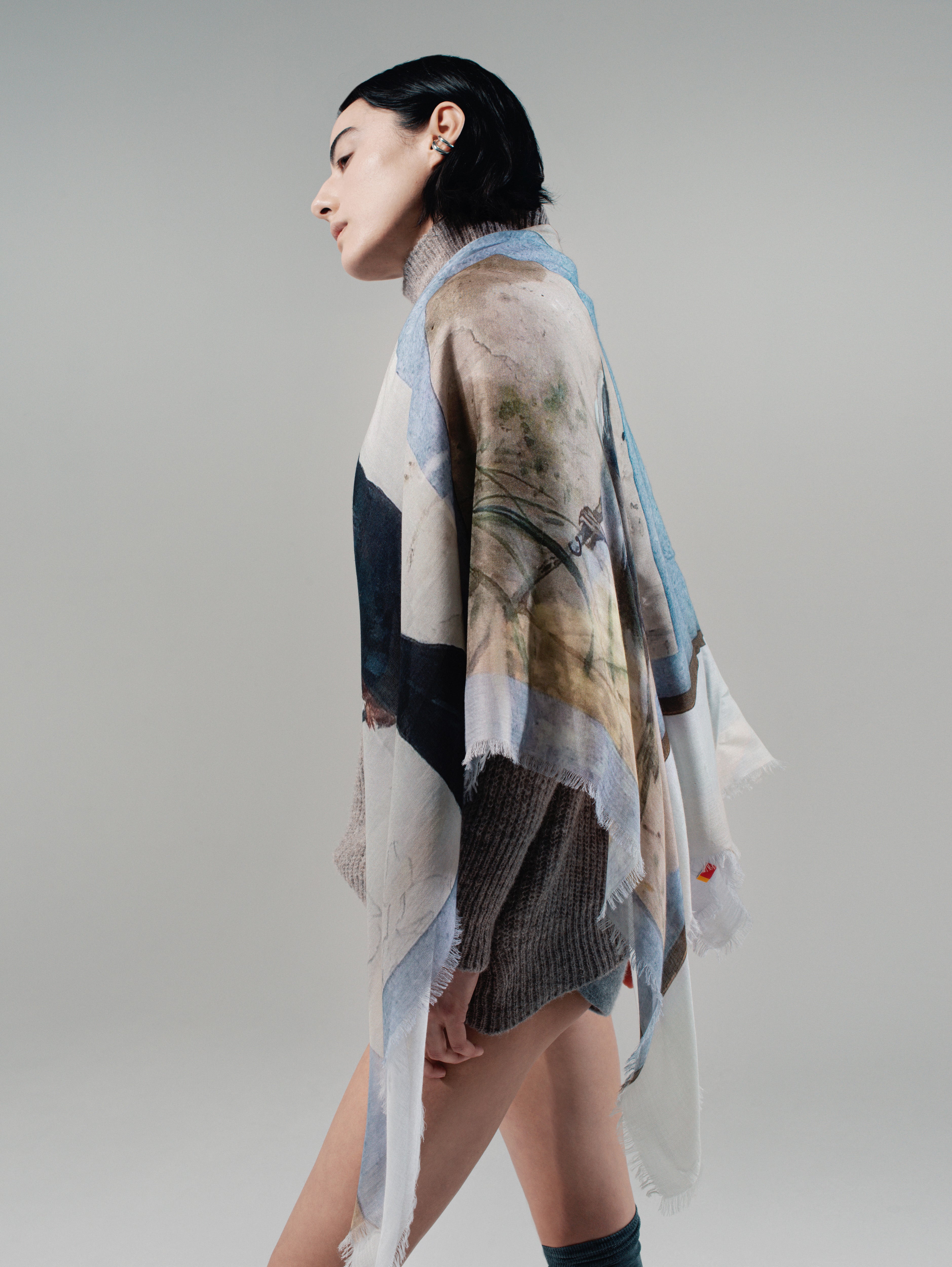 Talking Walls Ela Birdwatcher Single face square scarf birdwatcher