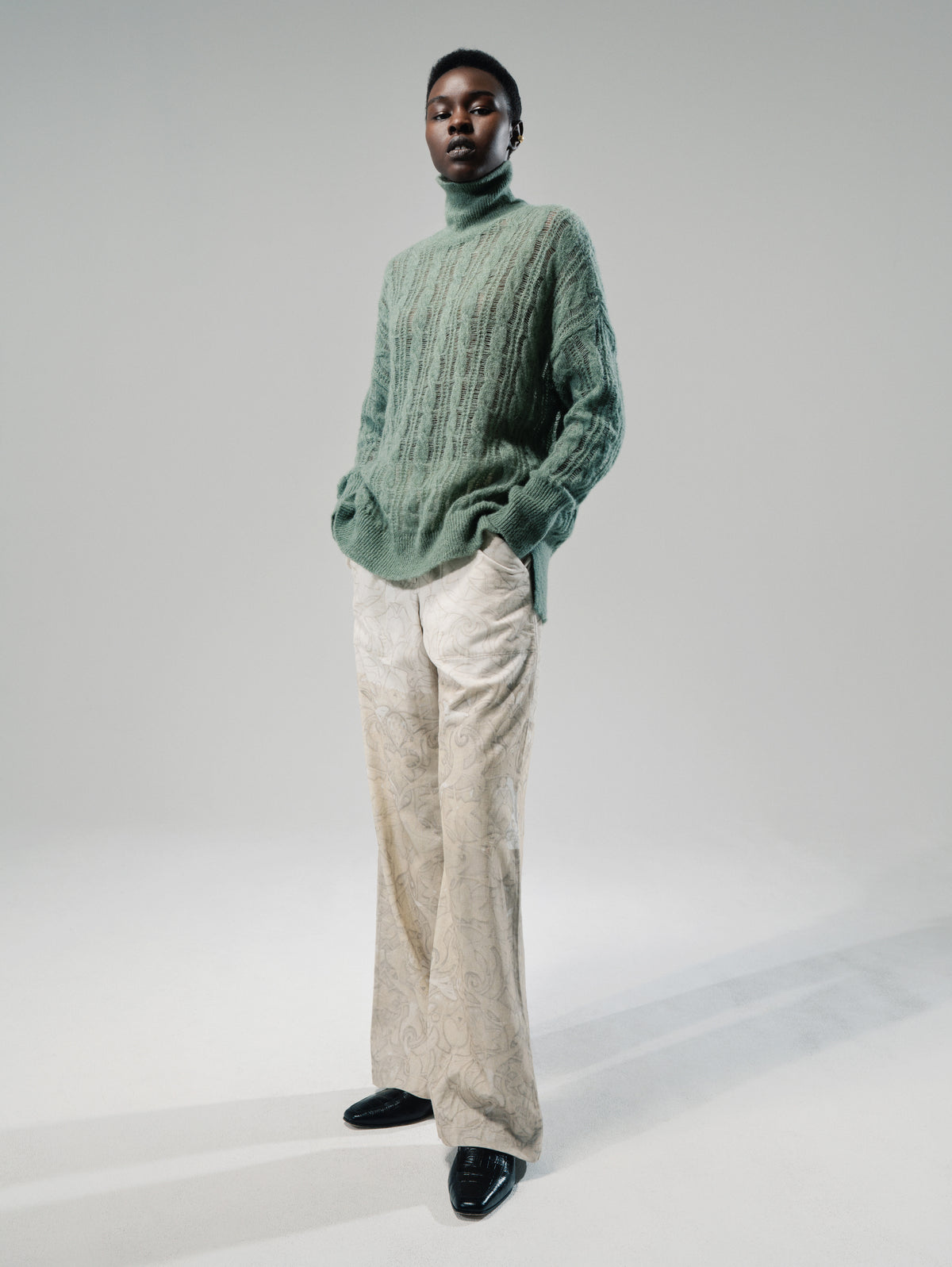 Talking Walls Holly Cables Turtleneck knit sweater fray green
