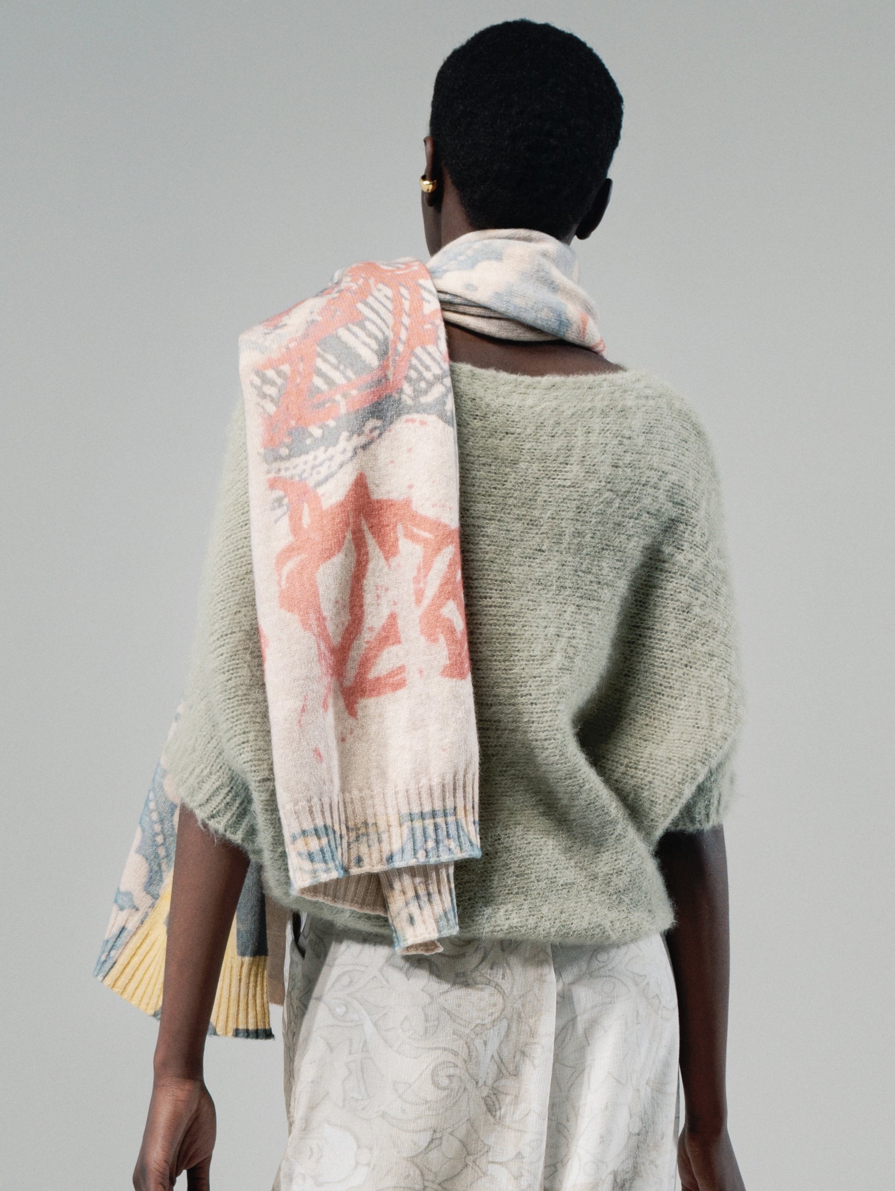 Talking Walls Lina Trace Knitted rectangular scarf trace