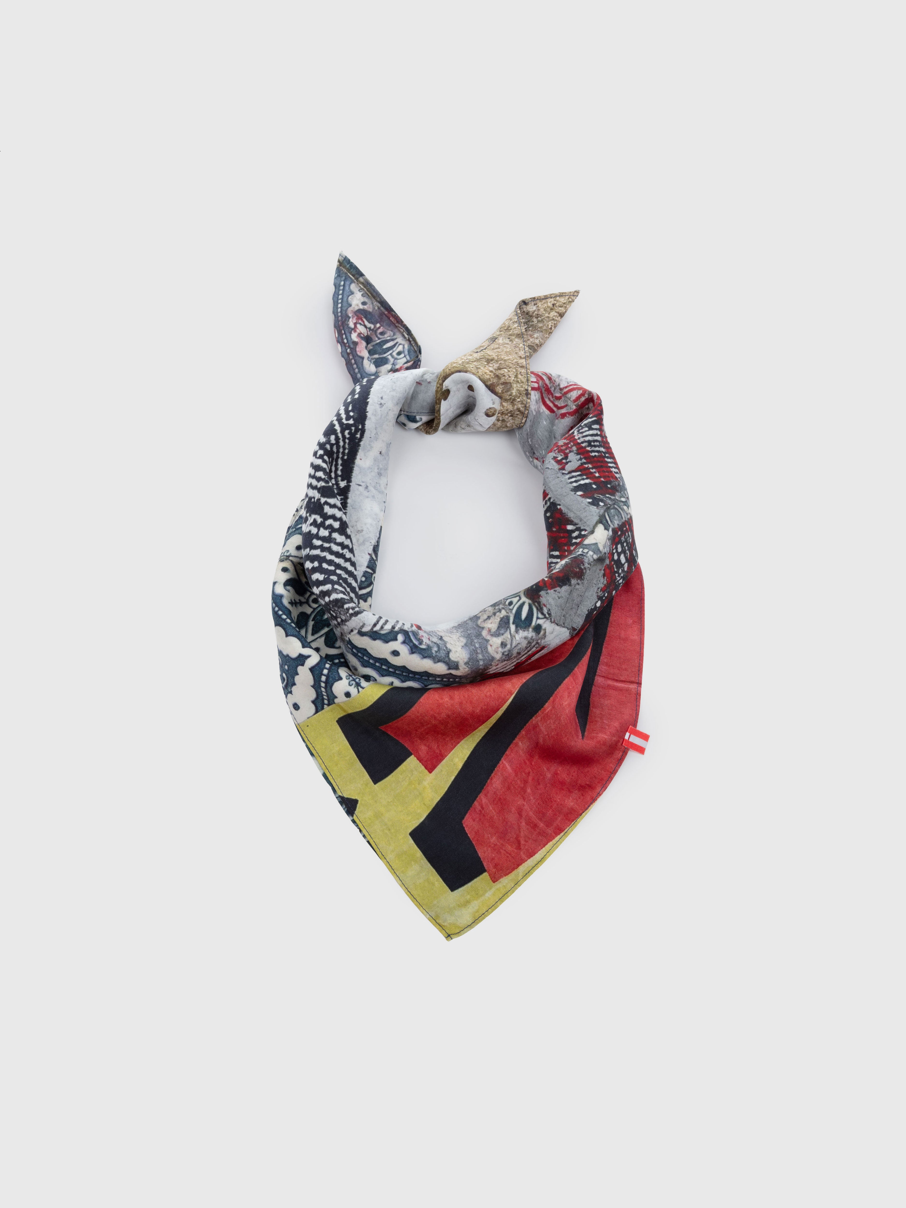Talking Walls Twiggy Trace Single face square-shaped scarf trace