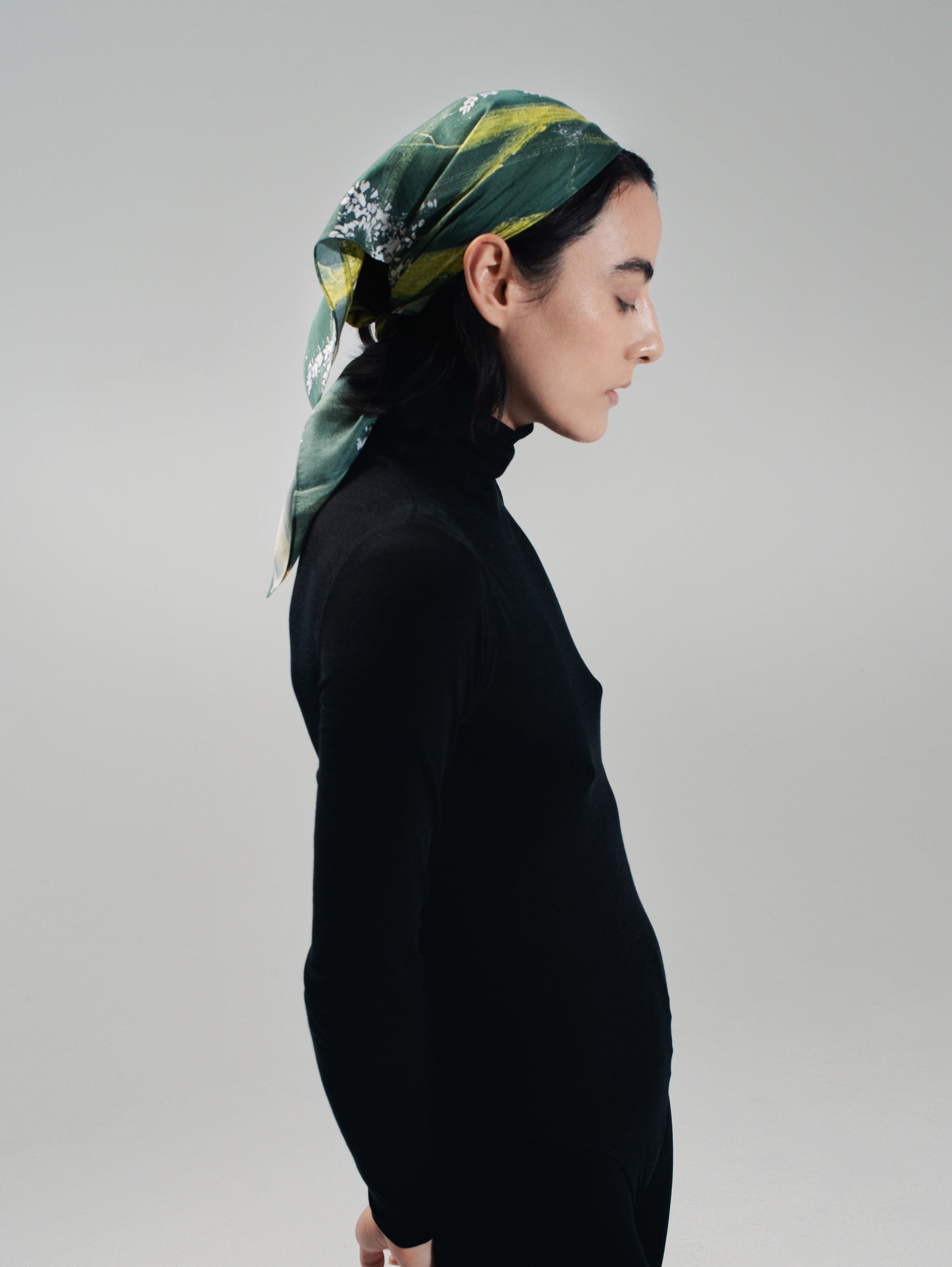 Talking Walls Twiggy Woods Single face square-shaped scarf woods