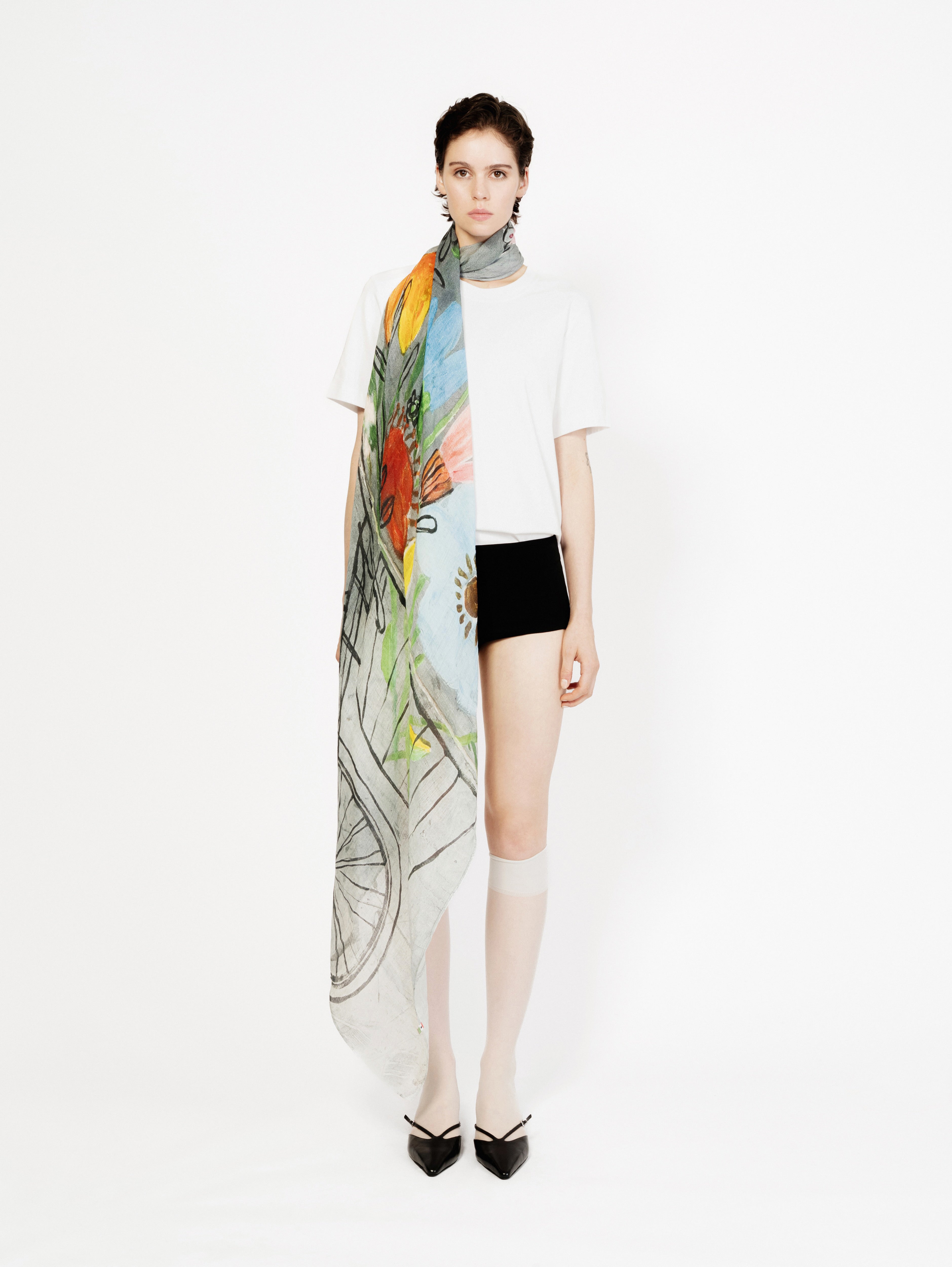 Talking Walls alba bouquet express single face square scarf bouquet express