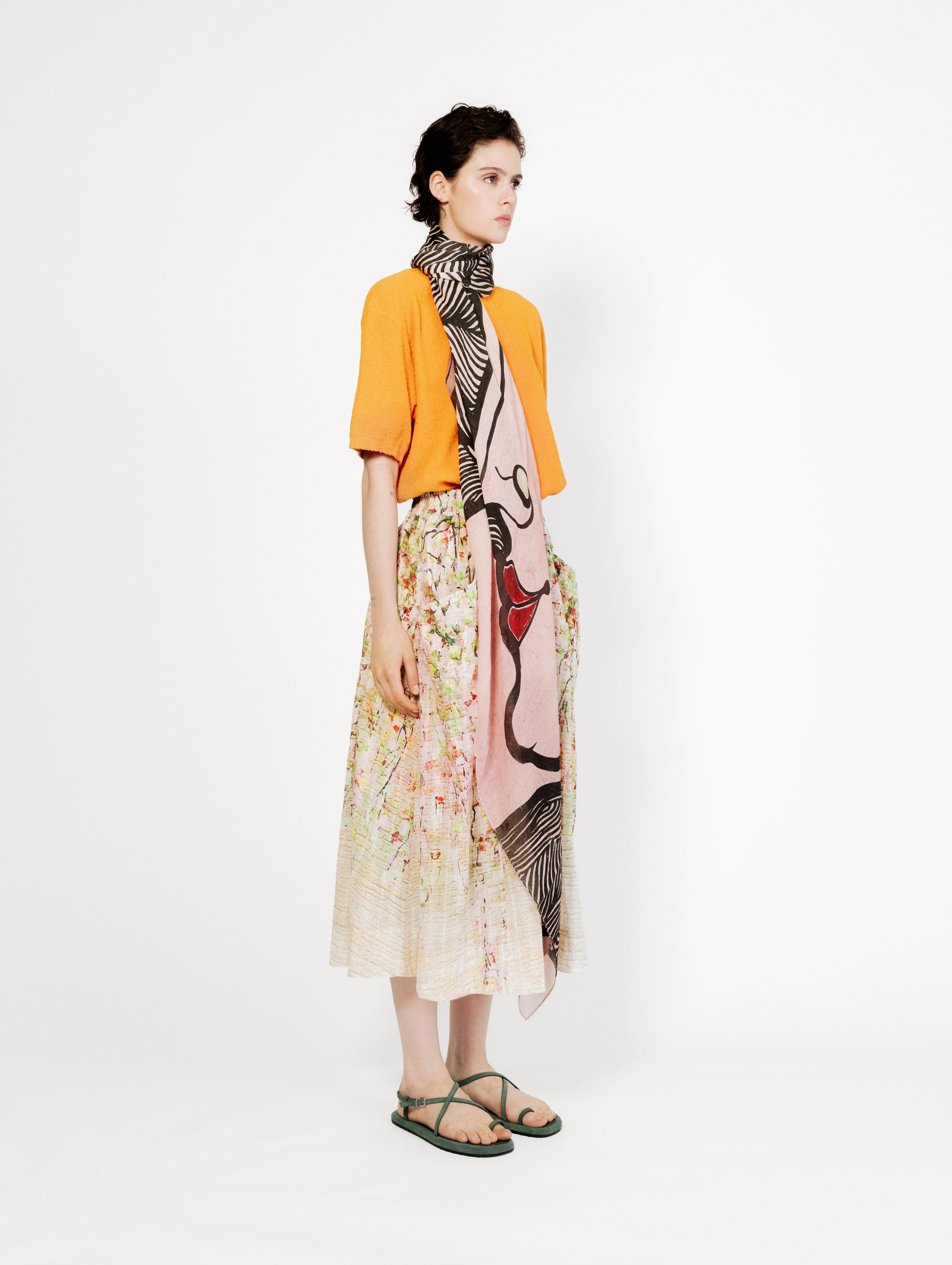 Talking Walls alba deux single face square scarf deux