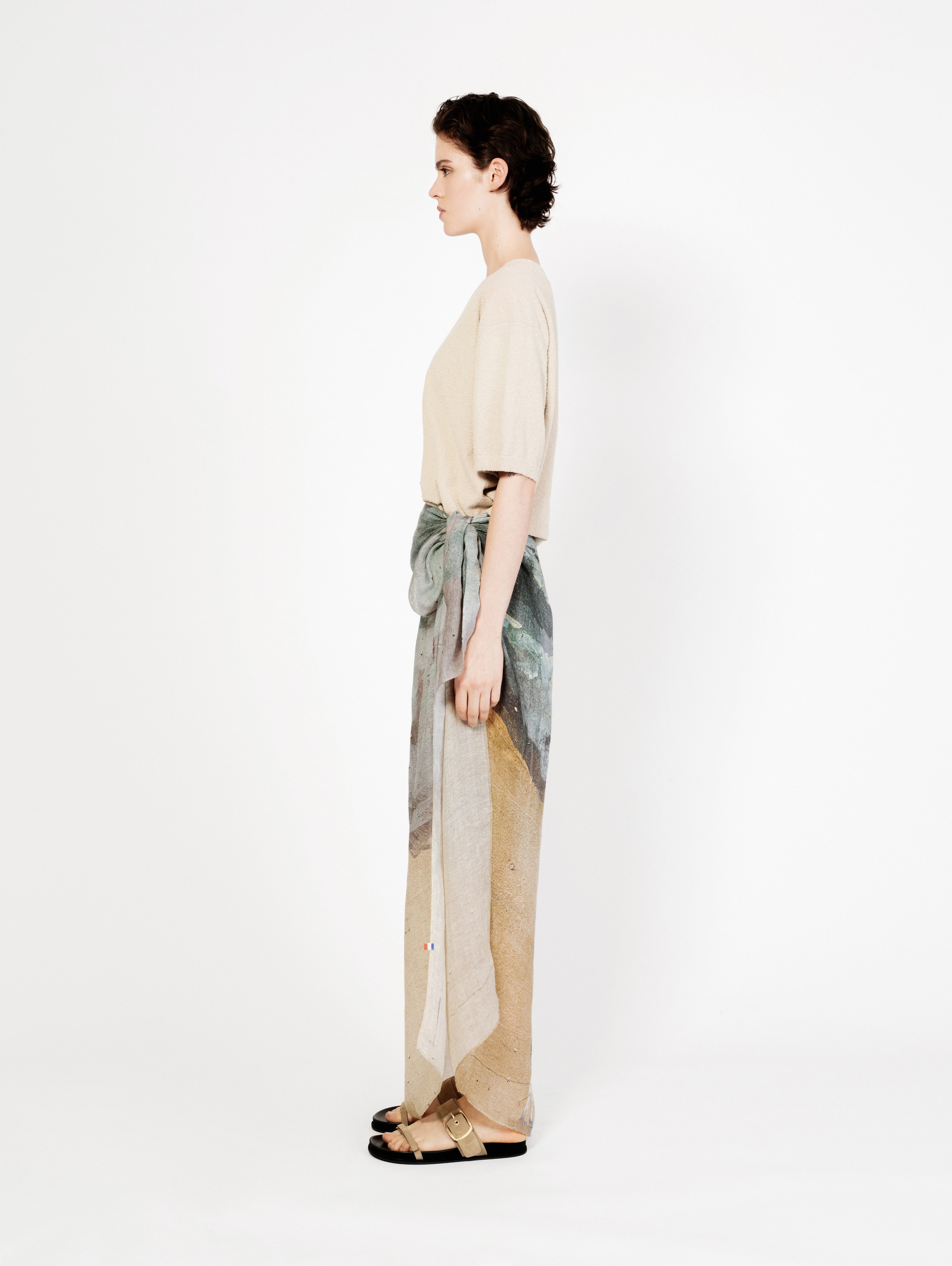 Talking Walls alba sànbú single face square scarf sànbú