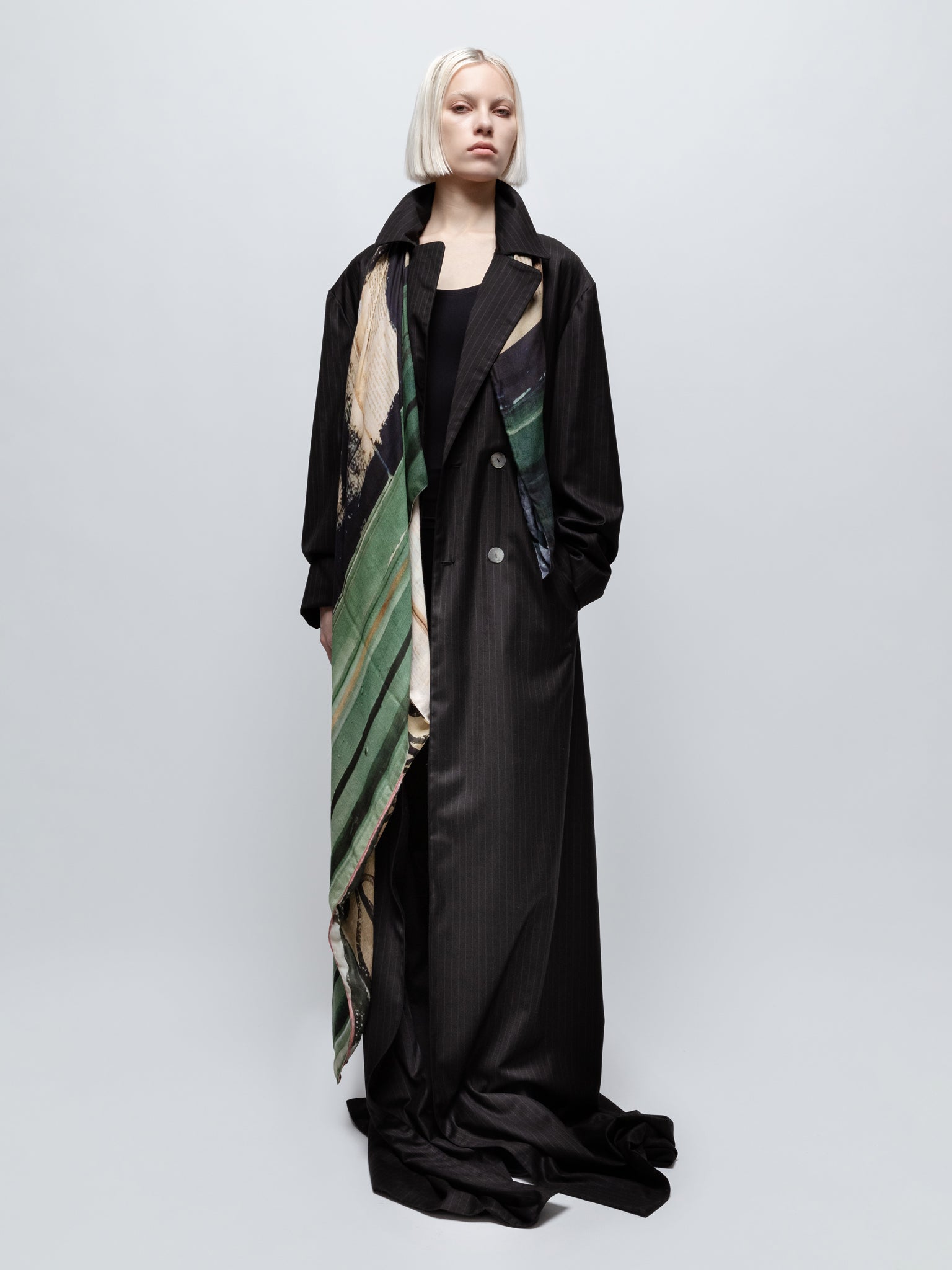 Talking Walls ava cables double face square scarf cables