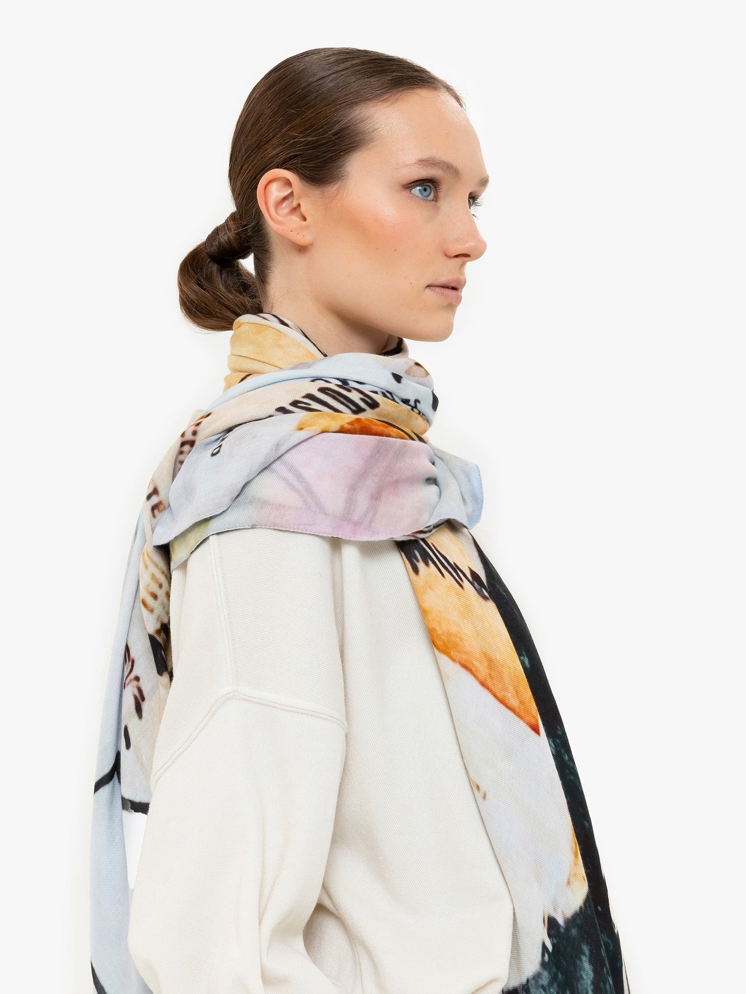 Talking Walls ava double face double face square scarf la divine comédie