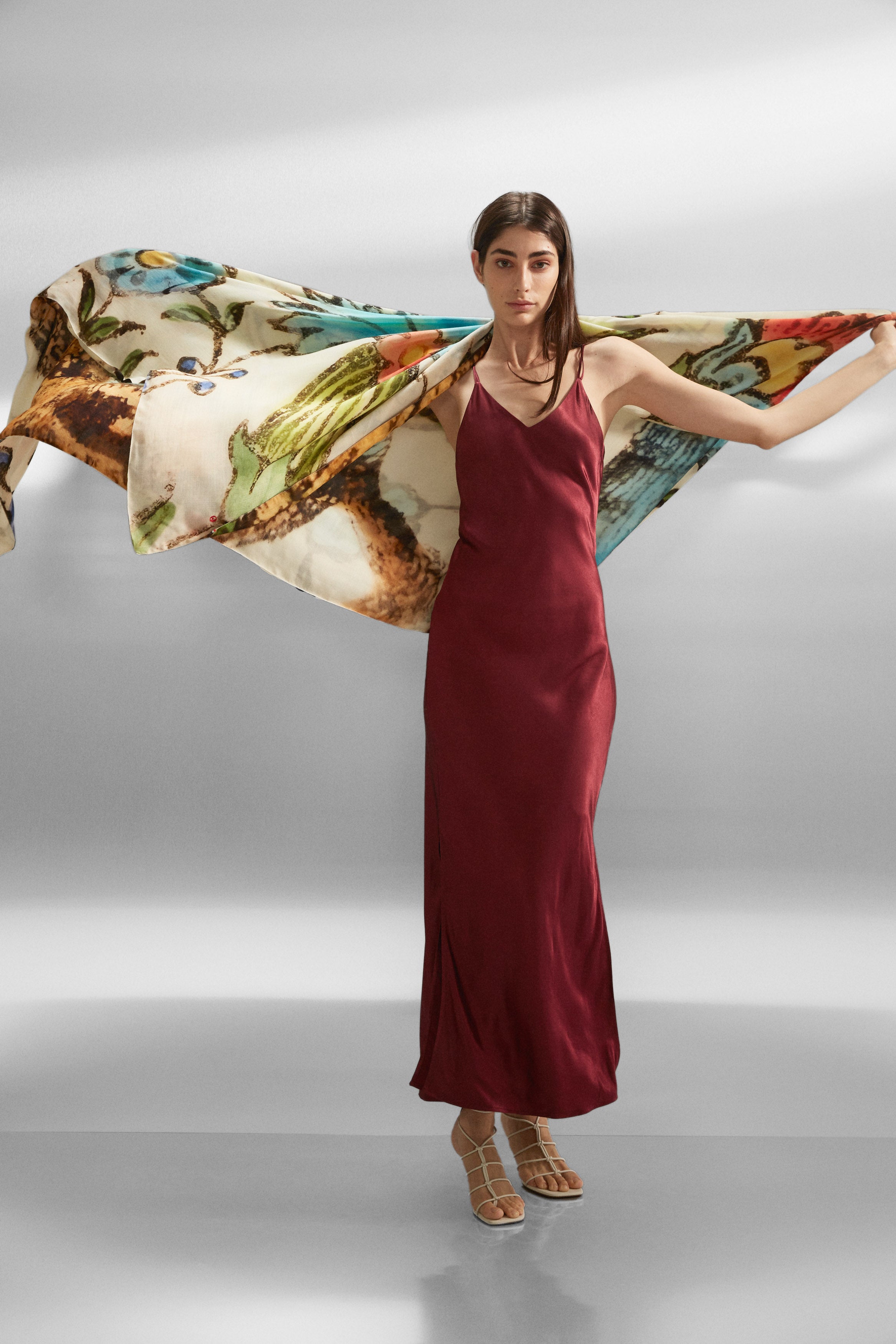 Talking Walls ava double face double face square scarf syramik double