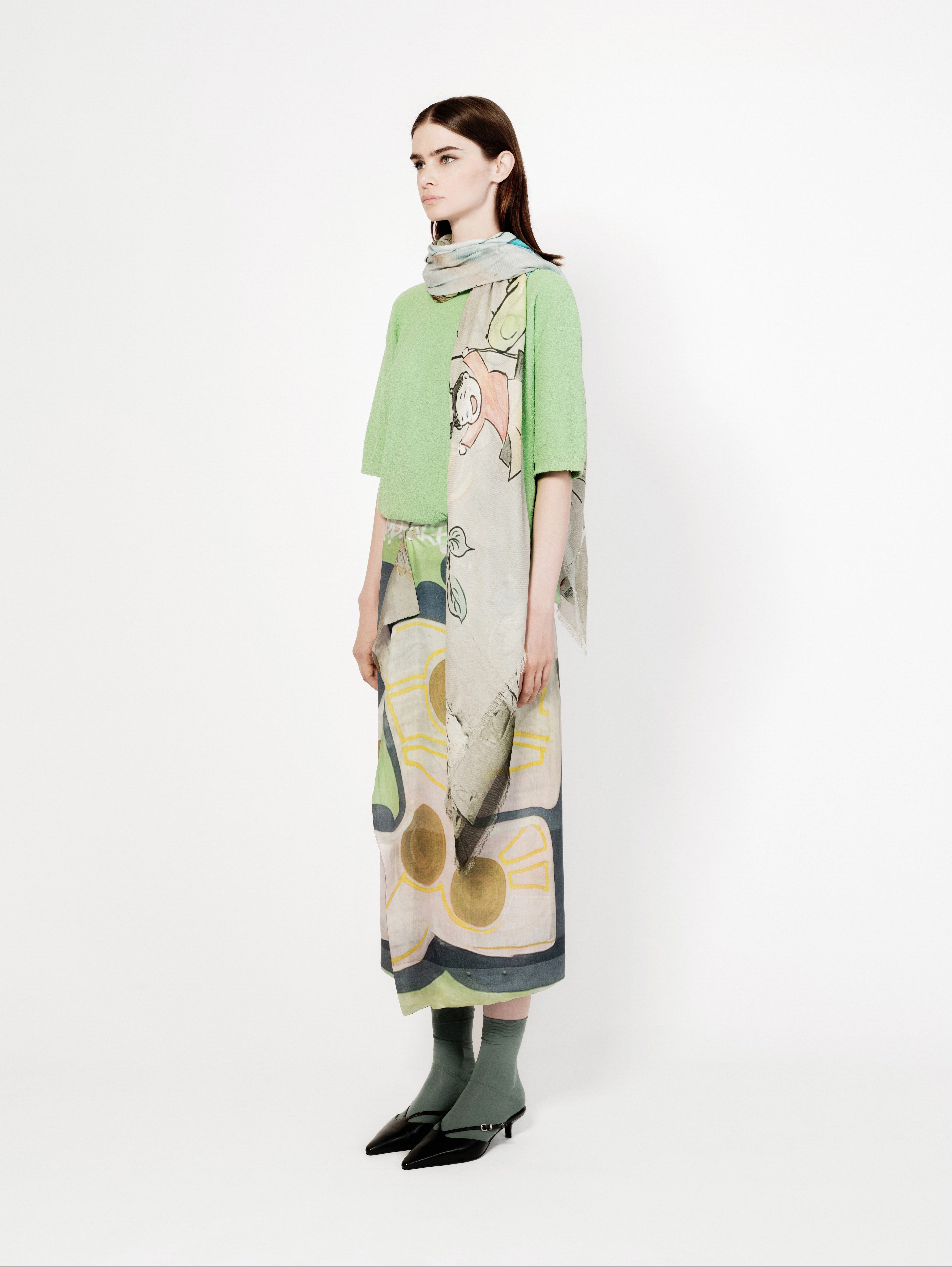 Talking Walls ela cha hu single face square scarf cha hu