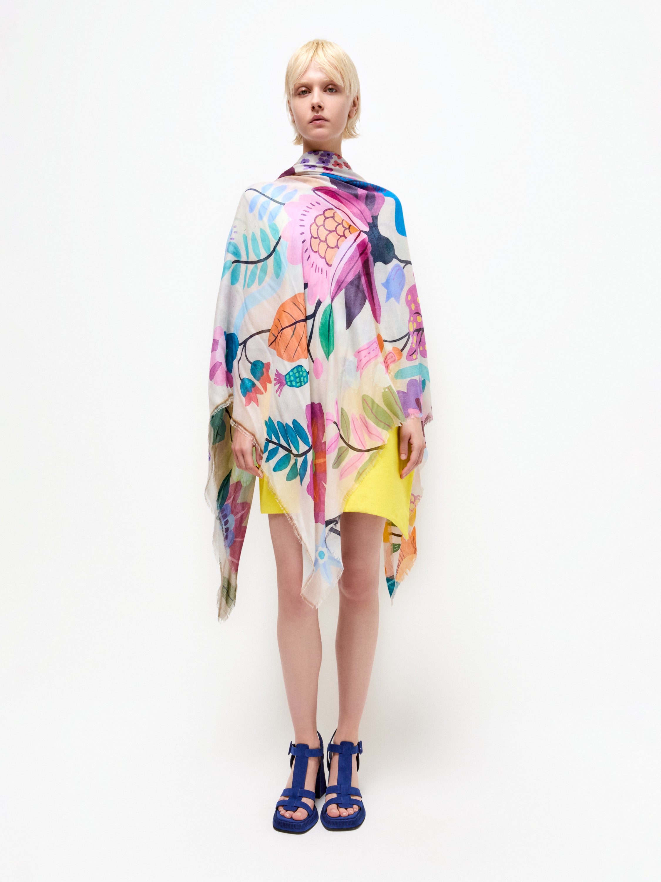 Talking Walls ela colibri single face square scarf colibri