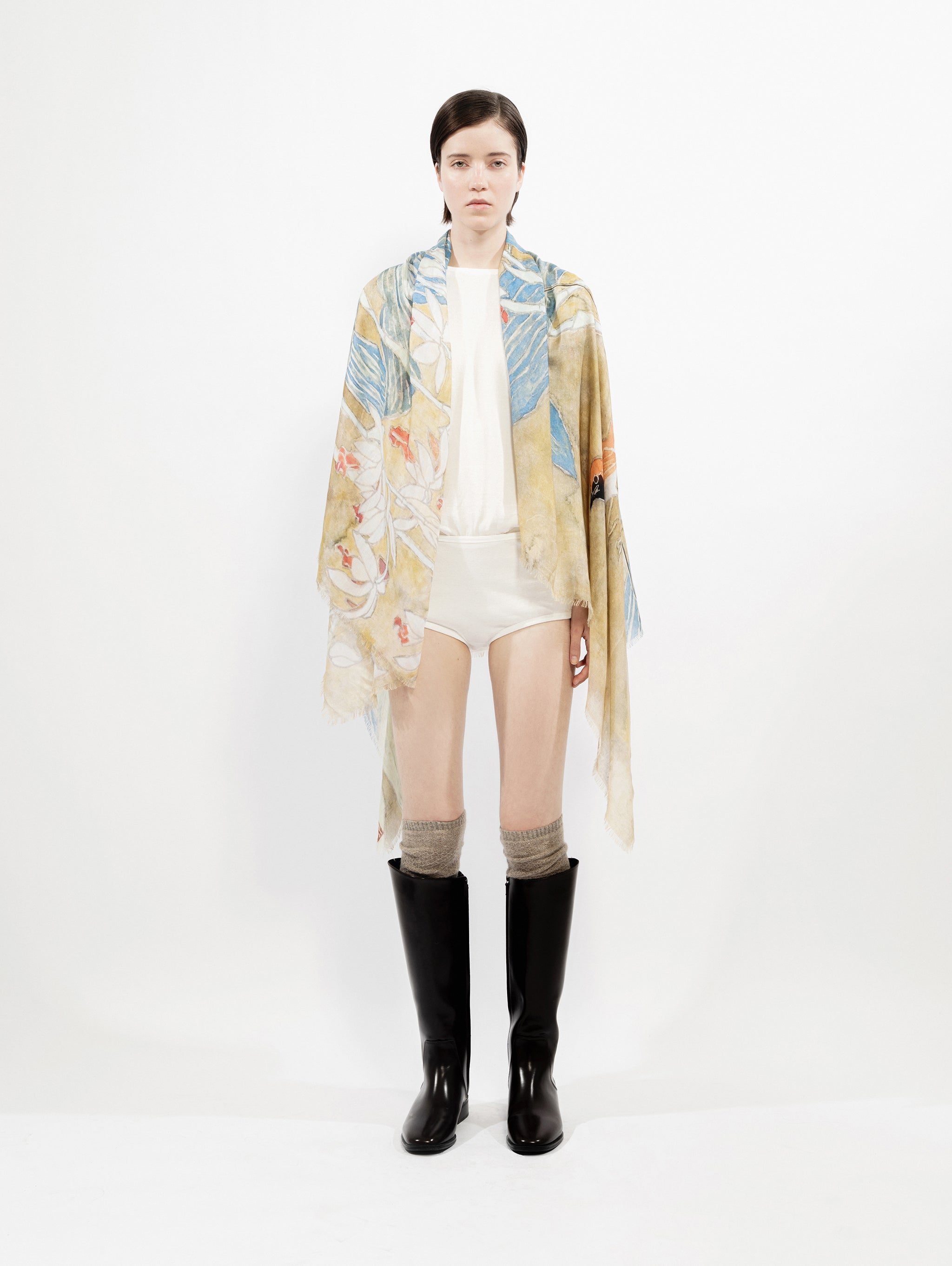 Talking Walls ela komadori single face square scarf komadori