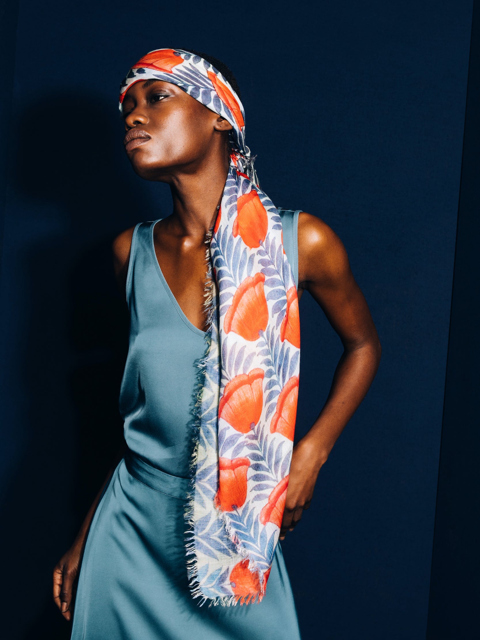 Talking Walls ela single face single face square scarf poppy