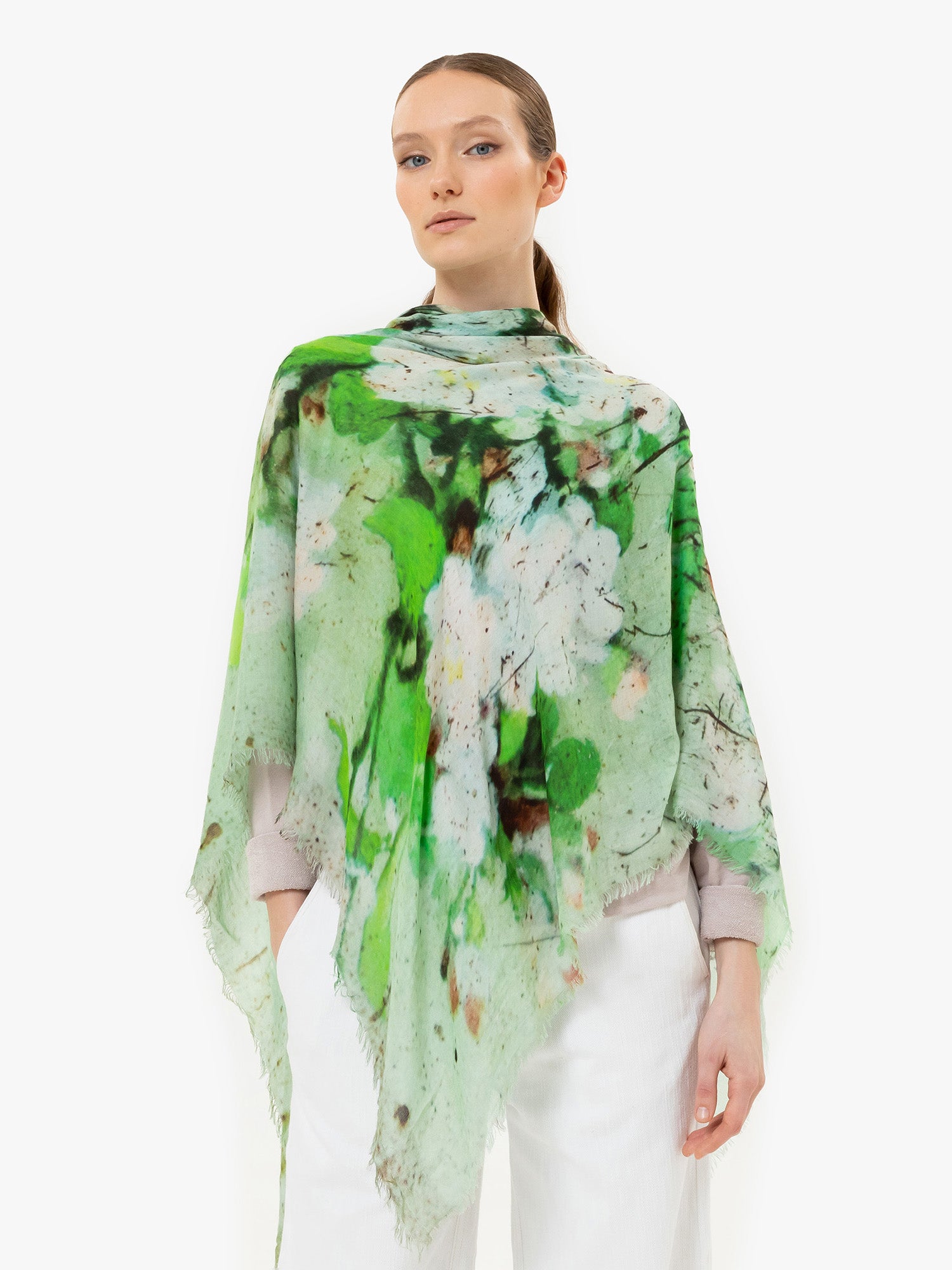 Talking Walls ela single face single face square scarf le bouquet