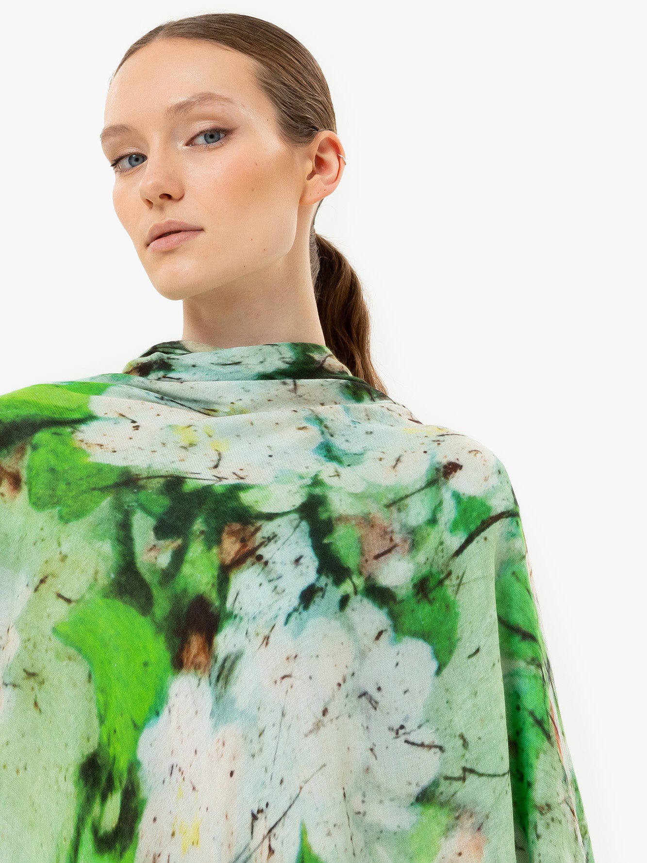 Talking Walls ela single face single face square scarf le bouquet